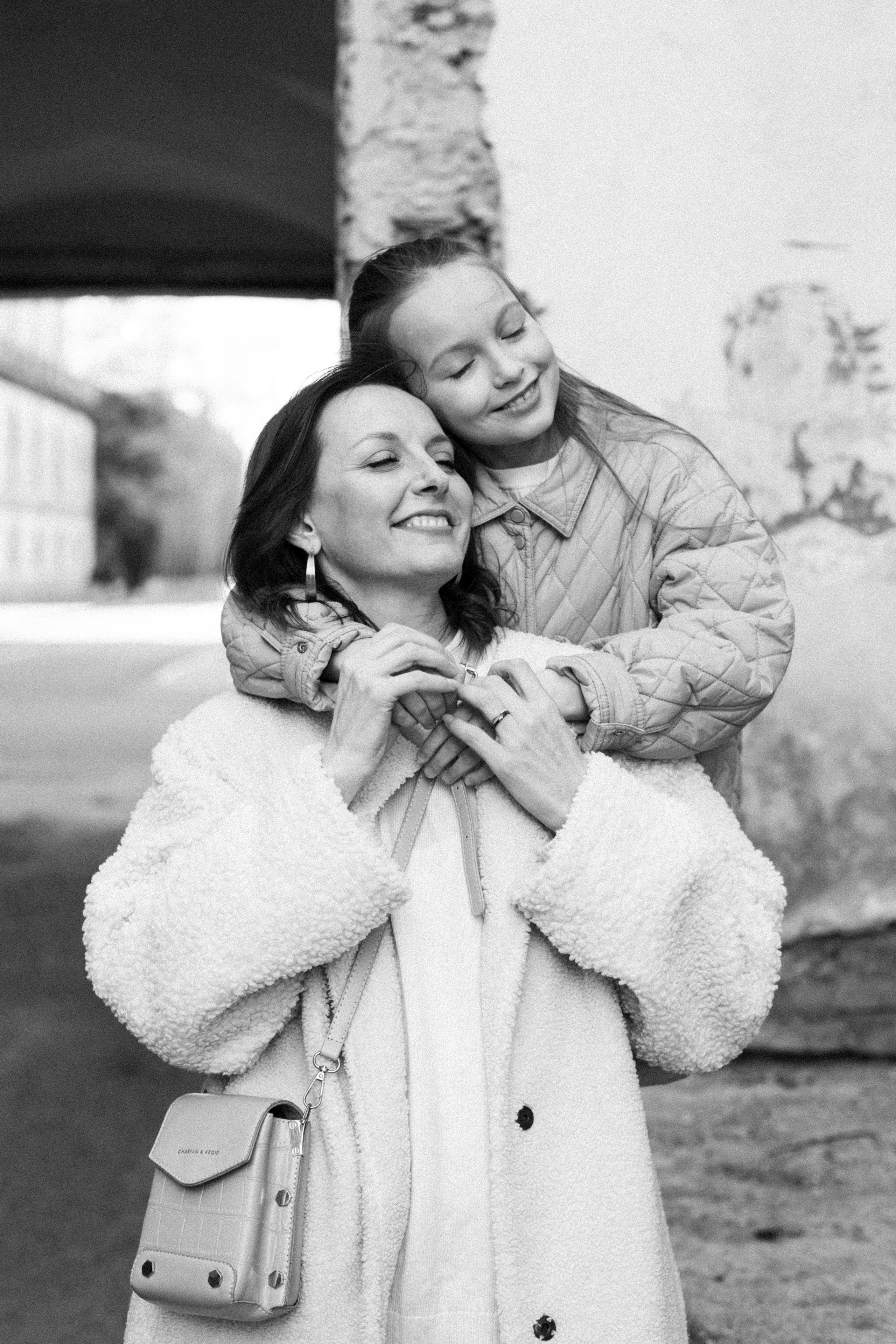 Летняя фотопрогулка мамы и дочки на Васильевском острове. Детский и контент фотограф Надя Волкова Санкт-Петербург