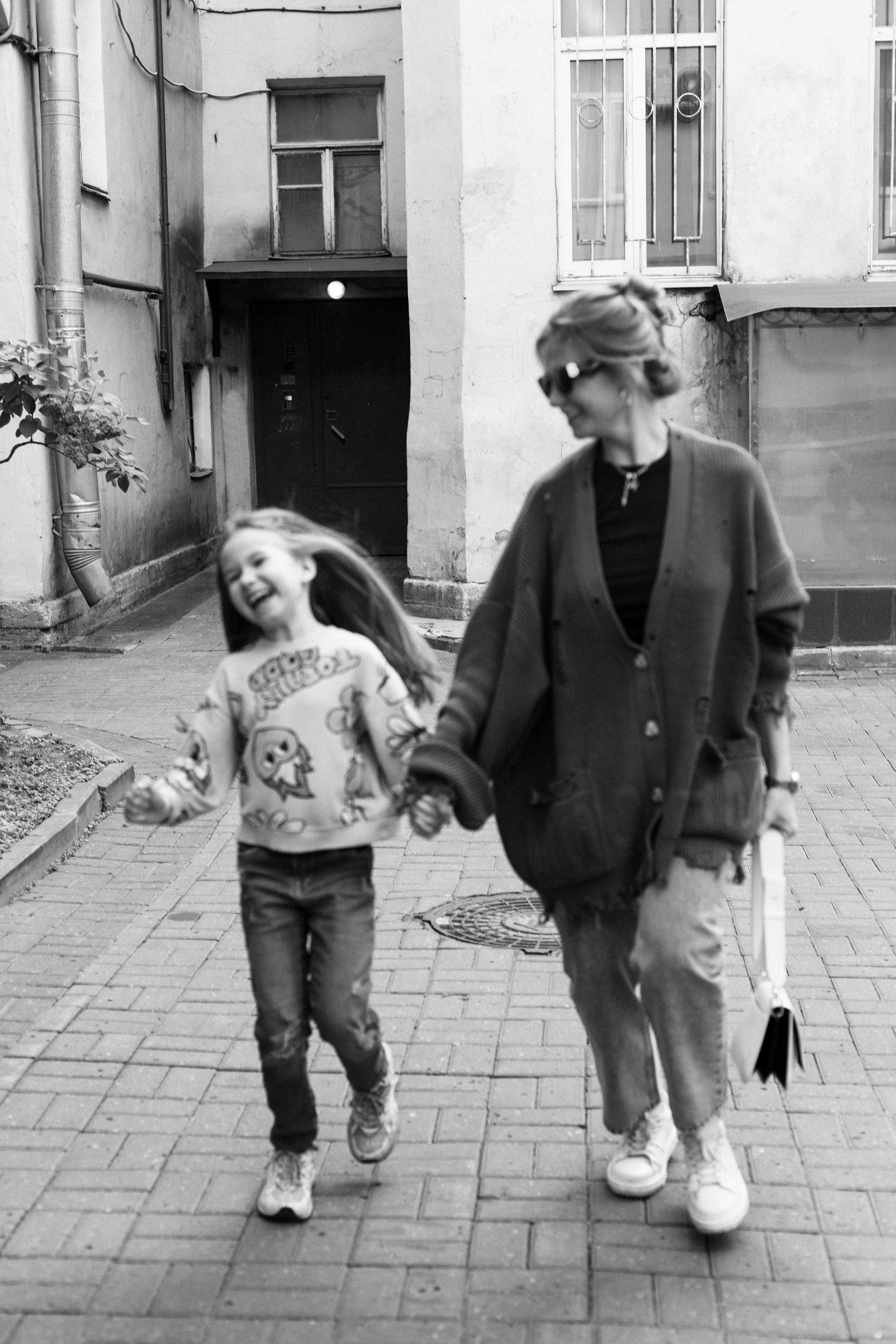 Фотопрогулка мамы и дочки в Михайловском саду. Детский и контент фотограф Надя Волкова Санкт-Петербург