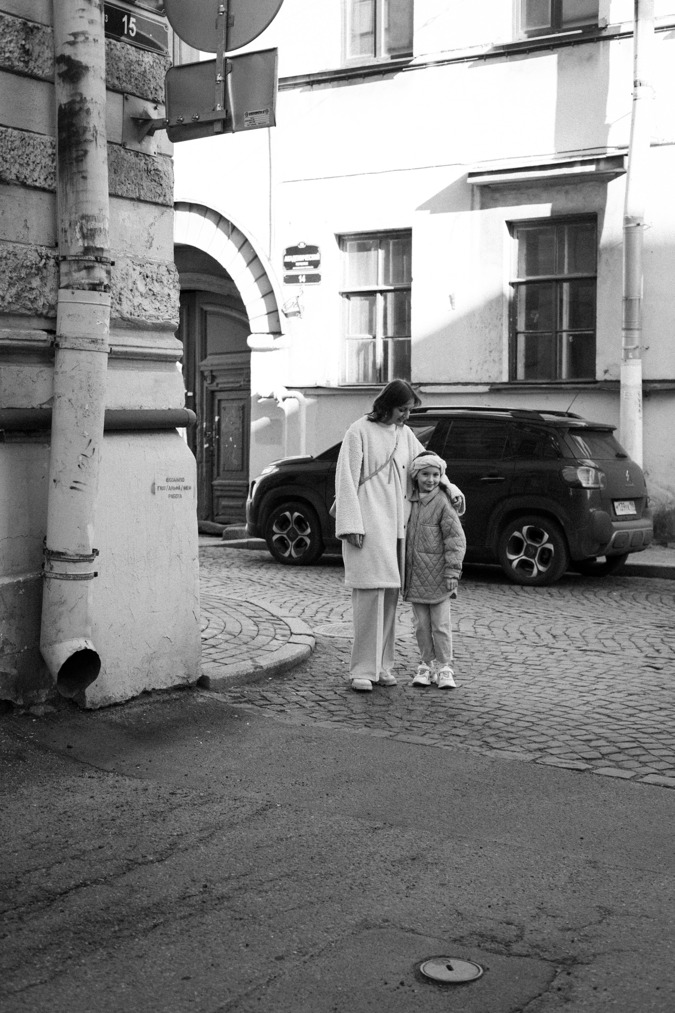 Летняя фотопрогулка мамы и дочки на Васильевском острове. Детский и контент фотограф Надя Волкова Санкт-Петербург