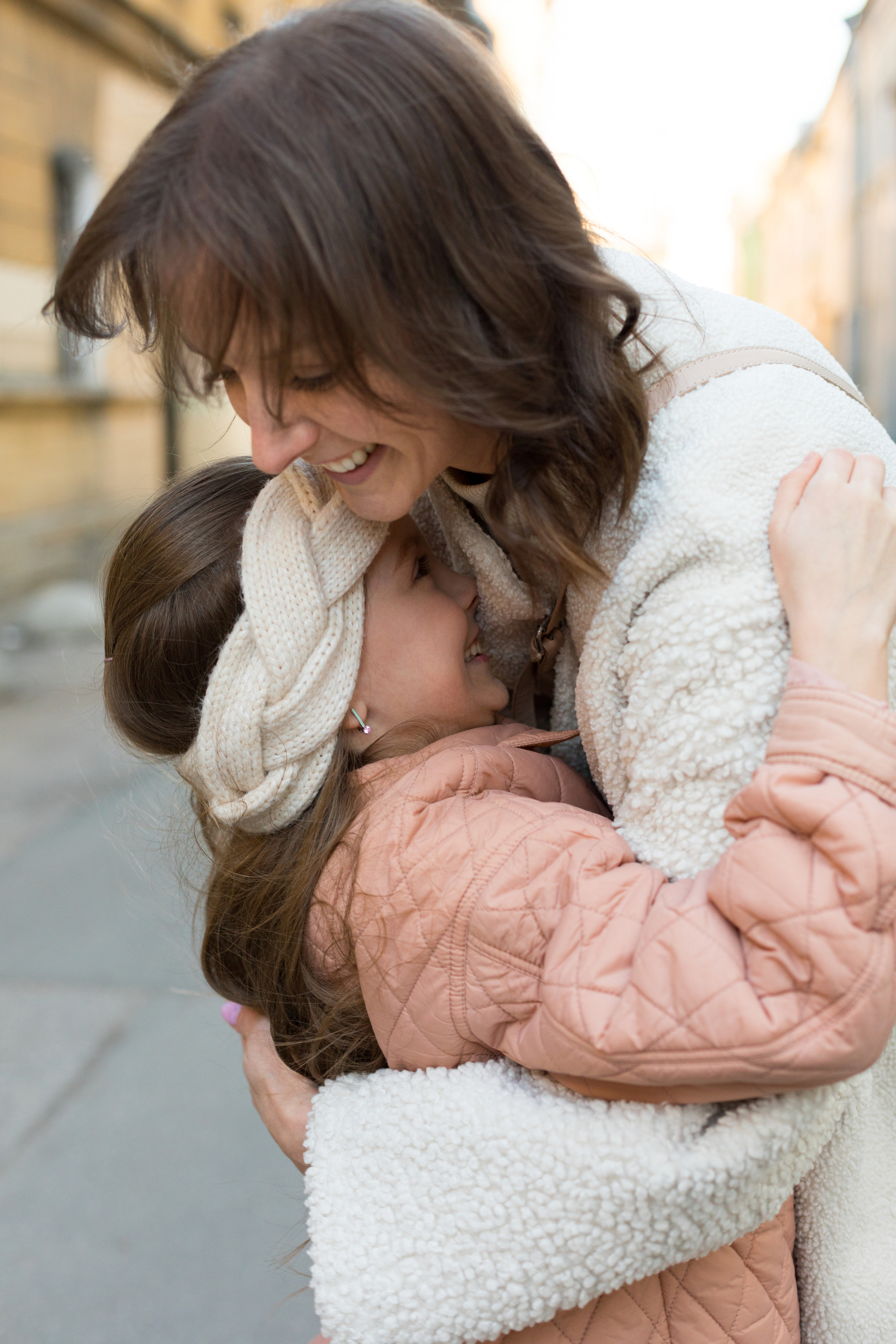 Летняя фотопрогулка мамы и дочки на Васильевском острове. Детский и контент фотограф Надя Волкова Санкт-Петербург