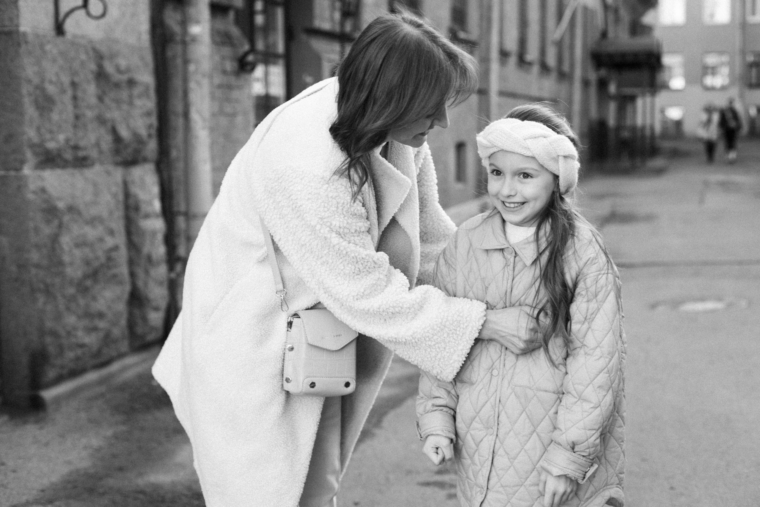 Летняя фотопрогулка мамы и дочки на Васильевском острове. Детский и контент фотограф Надя Волкова Санкт-Петербург