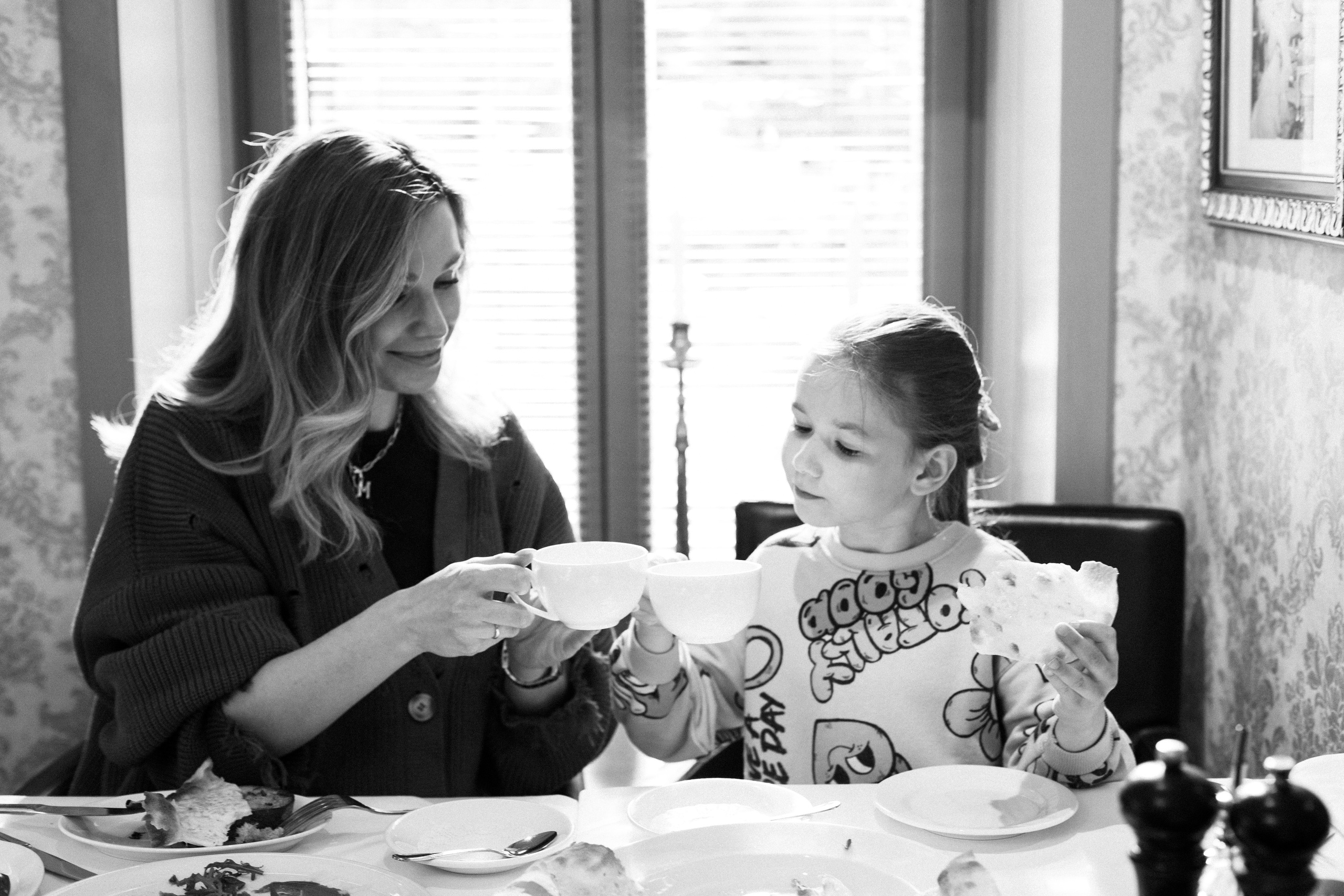 Фотопрогулка мамы и дочки в Михайловском саду. Детский и контент фотограф Надя Волкова Санкт-Петербург