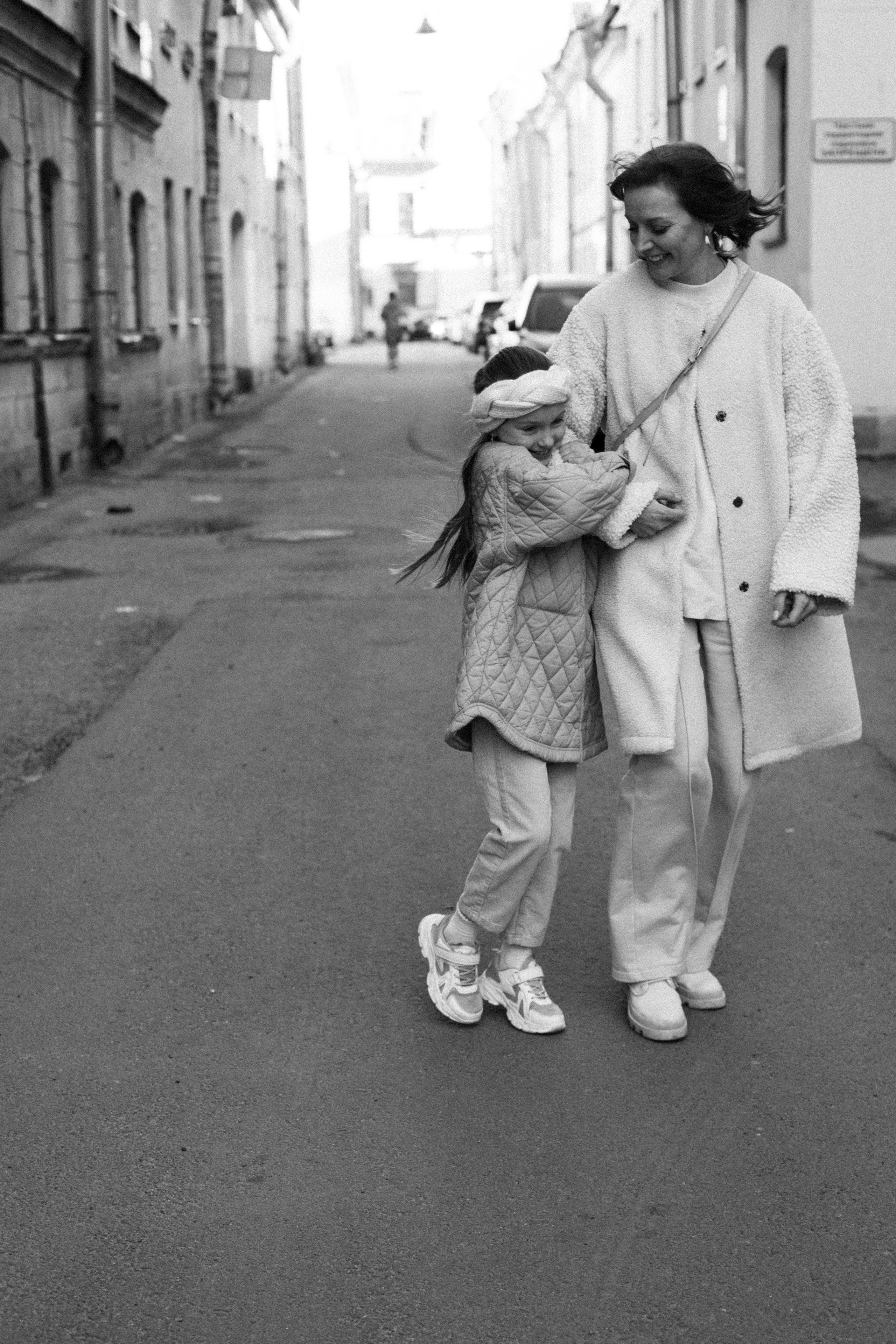 Летняя фотопрогулка мамы и дочки на Васильевском острове. Детский и контент фотограф Надя Волкова Санкт-Петербург