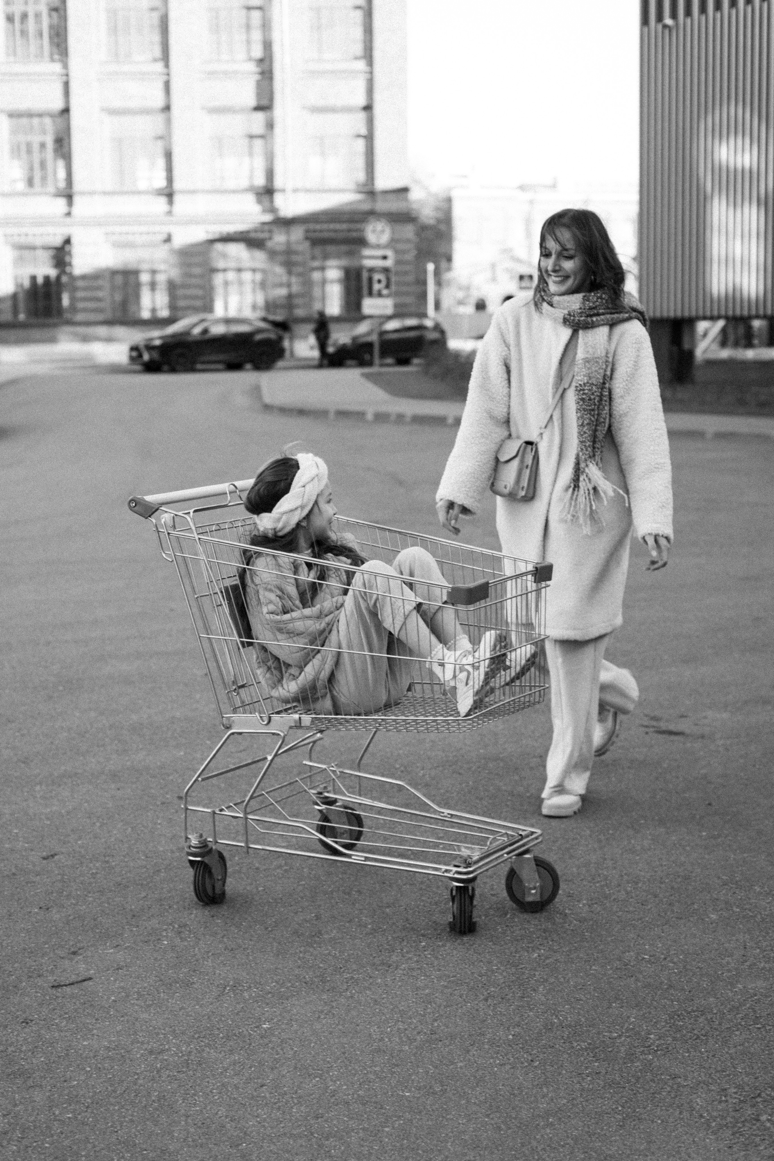 Летняя фотопрогулка мамы и дочки на Васильевском острове. Детский и контент фотограф Надя Волкова Санкт-Петербург