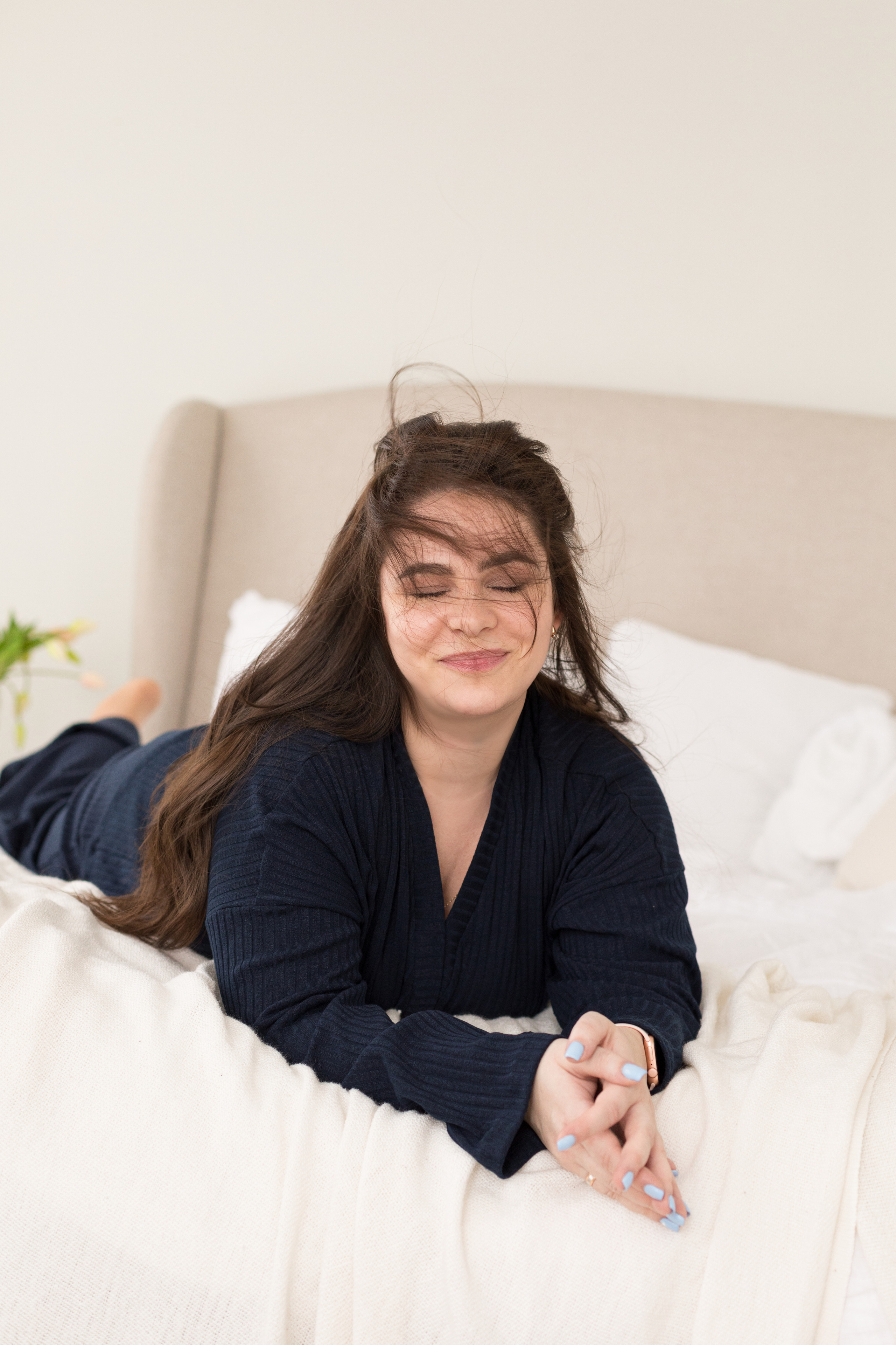 Индивидуальная фотосессия в студии mimika. Детский и контент фотограф Надя Волкова Санкт-Петербург