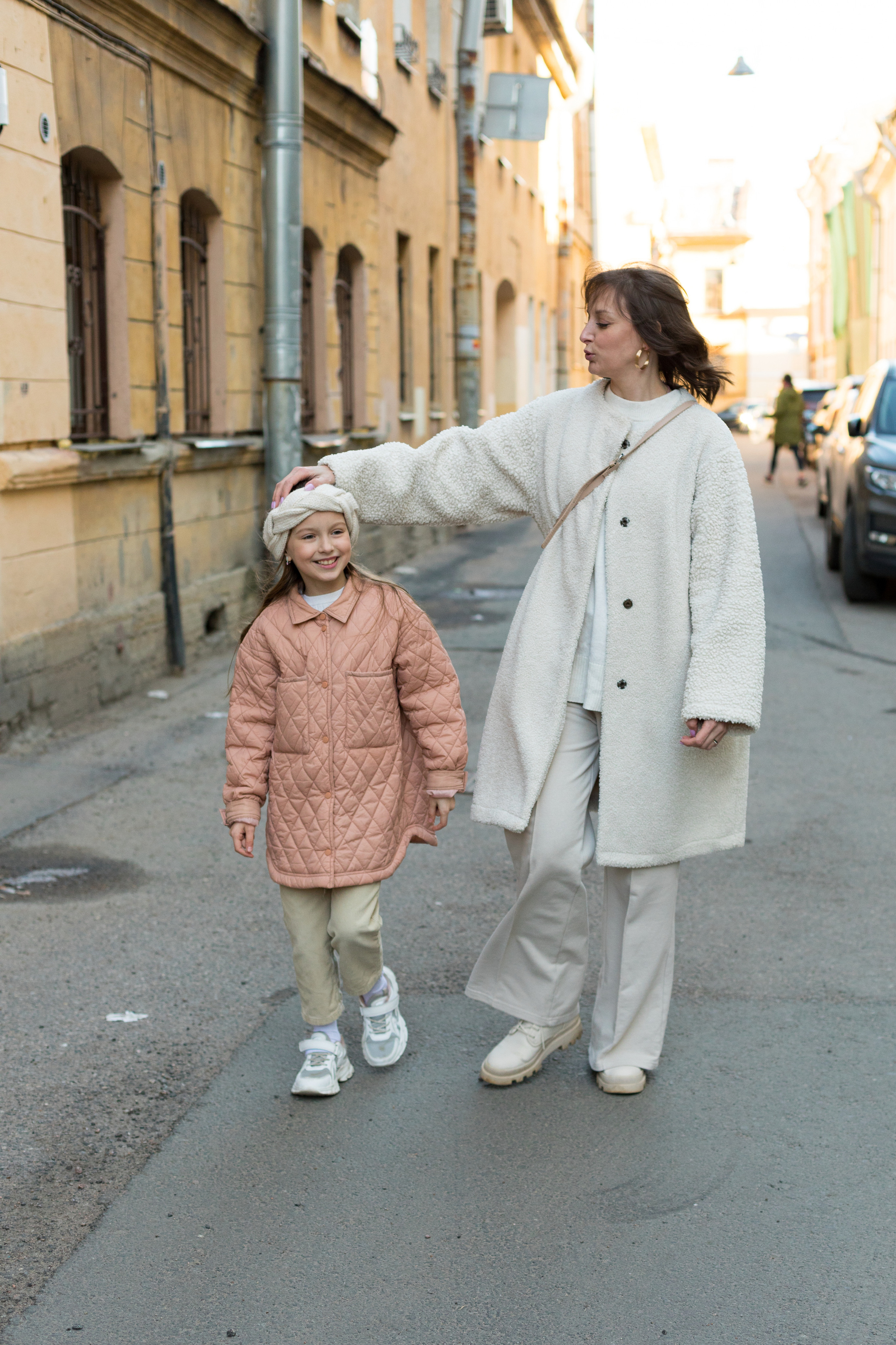Летняя фотопрогулка мамы и дочки на Васильевском острове. Детский и контент фотограф Надя Волкова Санкт-Петербург