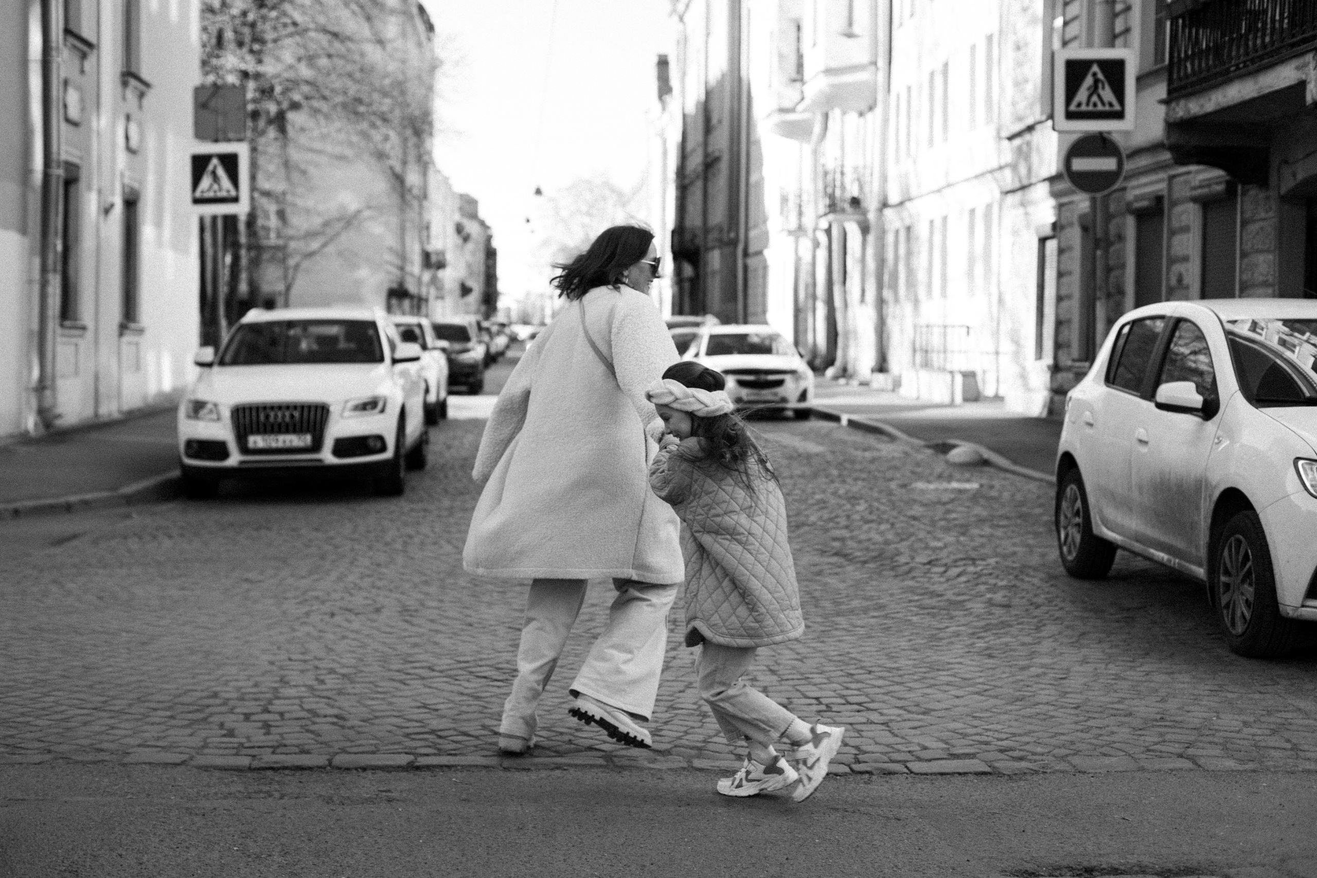 Летняя фотопрогулка мамы и дочки на Васильевском острове. Детский и контент фотограф Надя Волкова Санкт-Петербург