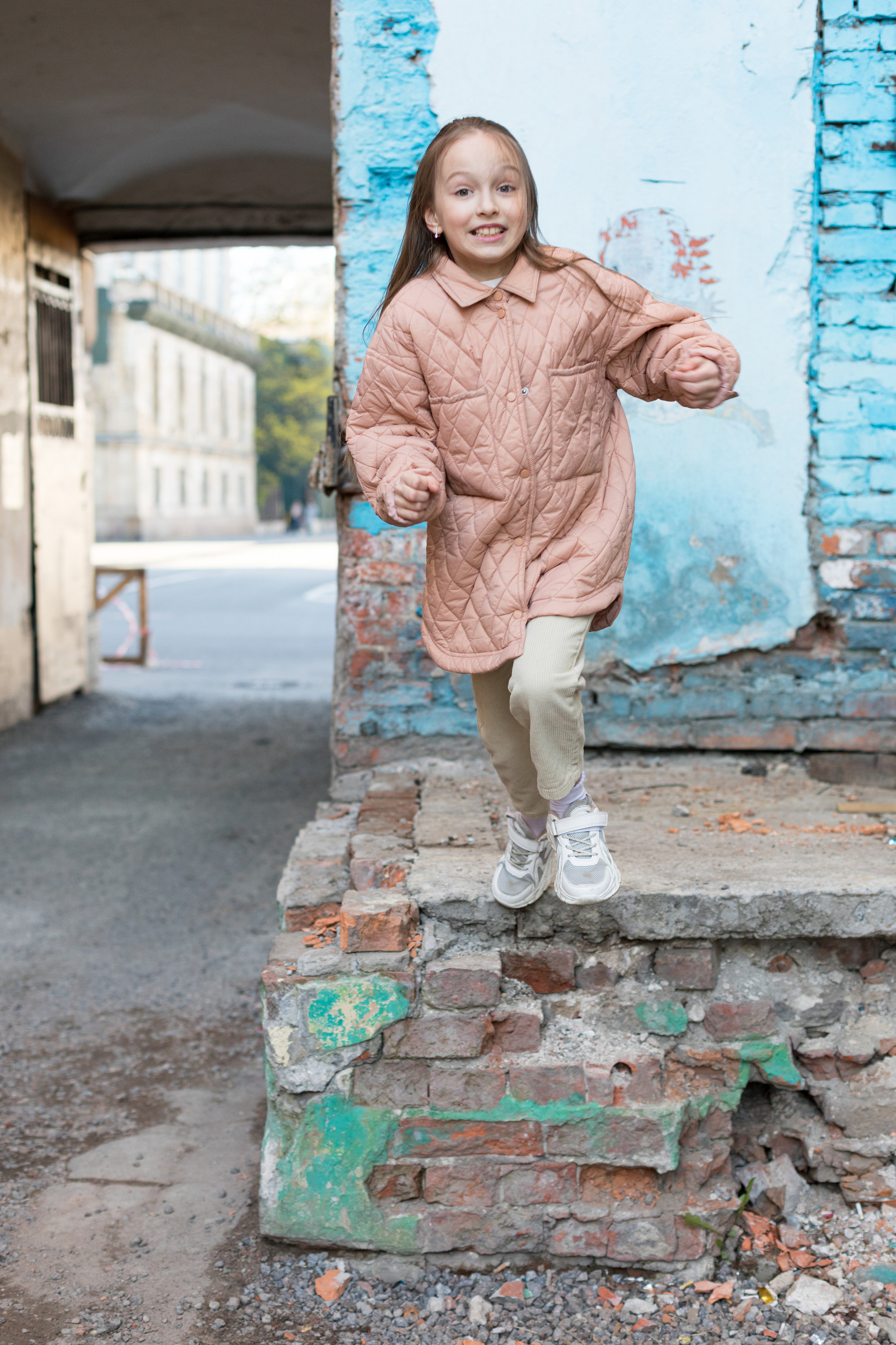 Летняя фотопрогулка мамы и дочки на Васильевском острове. Детский и контент фотограф Надя Волкова Санкт-Петербург