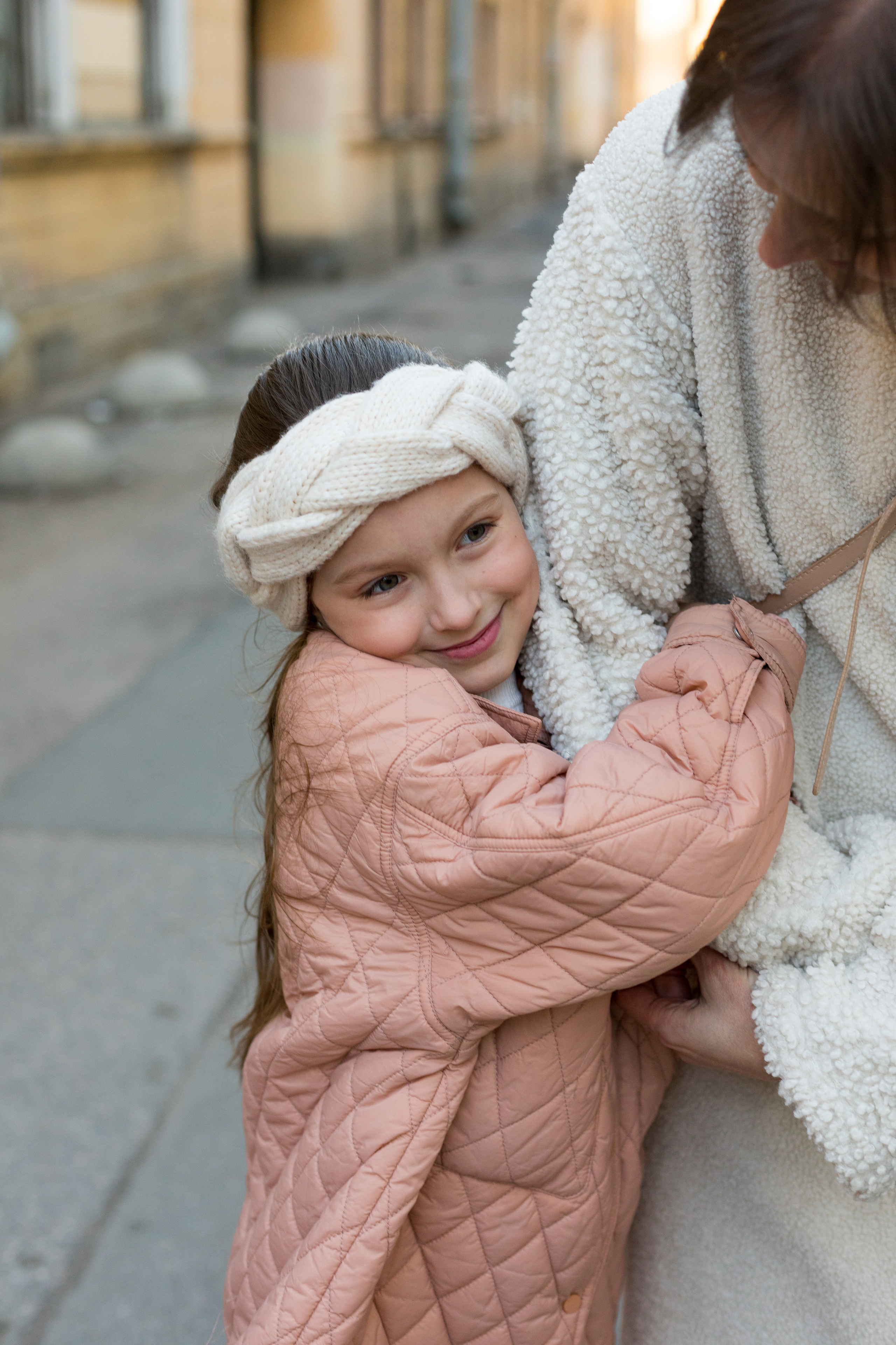 Летняя фотопрогулка мамы и дочки на Васильевском острове. Детский и контент фотограф Надя Волкова Санкт-Петербург