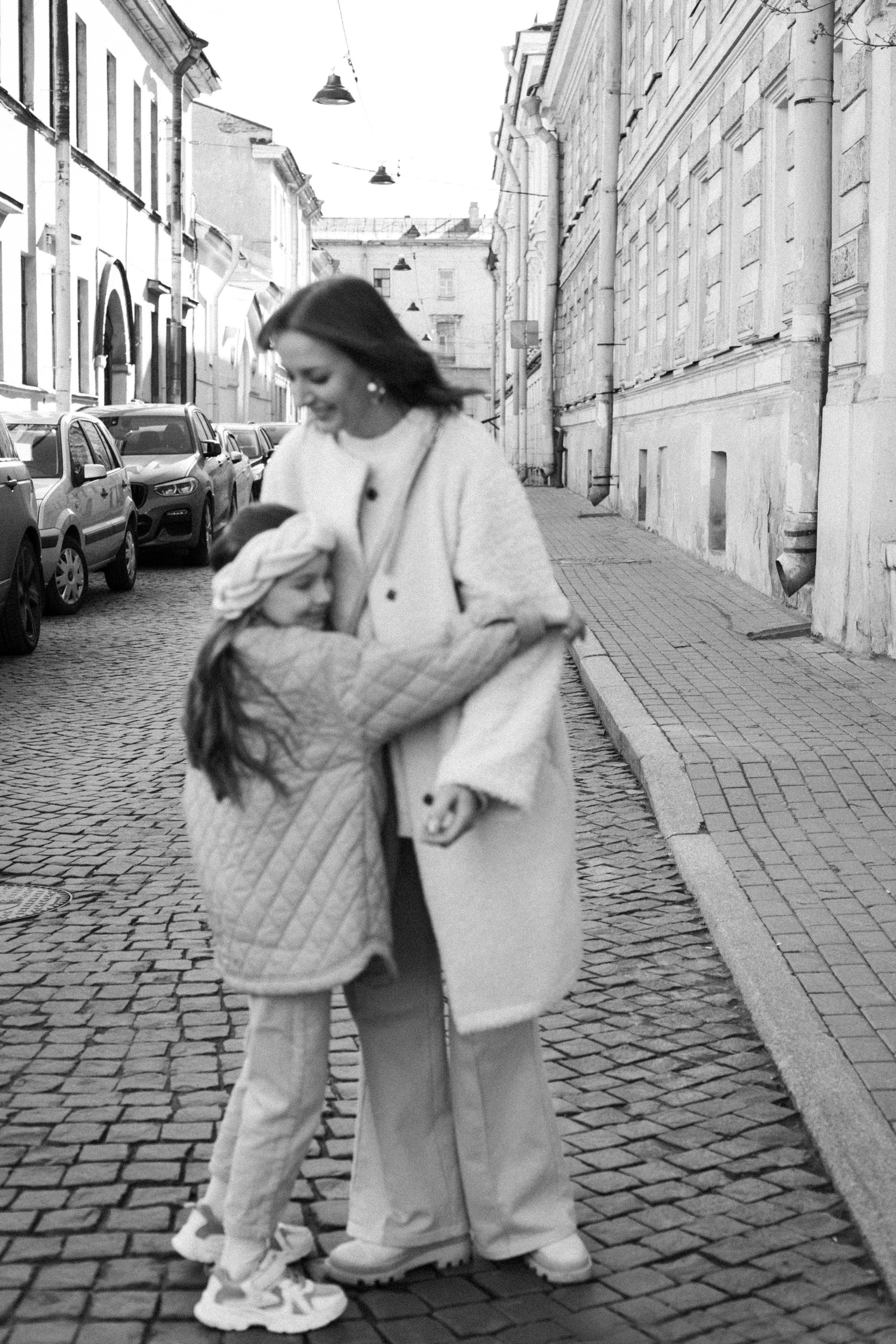 Летняя фотопрогулка мамы и дочки на Васильевском острове. Детский и контент фотограф Надя Волкова Санкт-Петербург