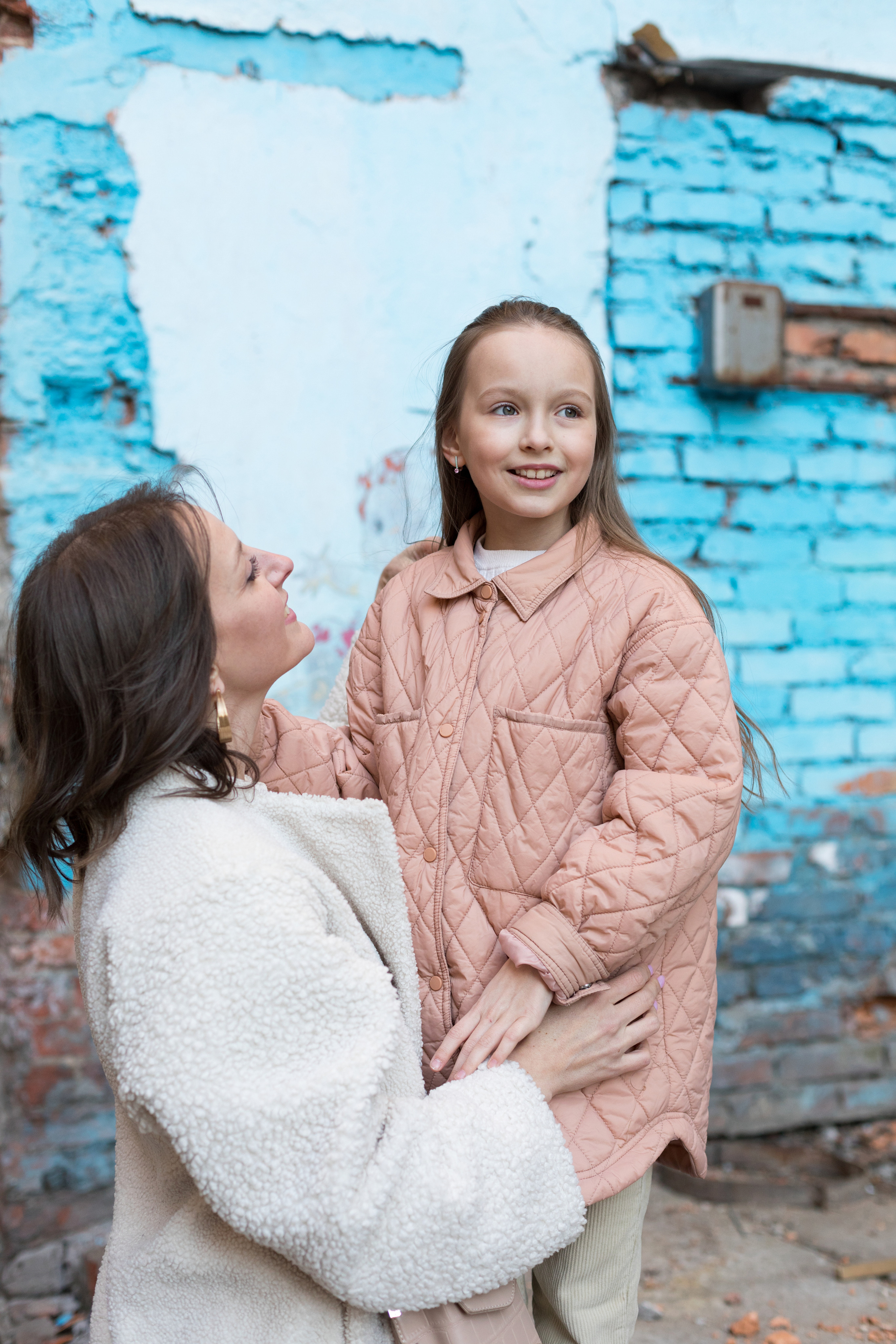 Летняя фотопрогулка мамы и дочки на Васильевском острове. Детский и контент фотограф Надя Волкова Санкт-Петербург