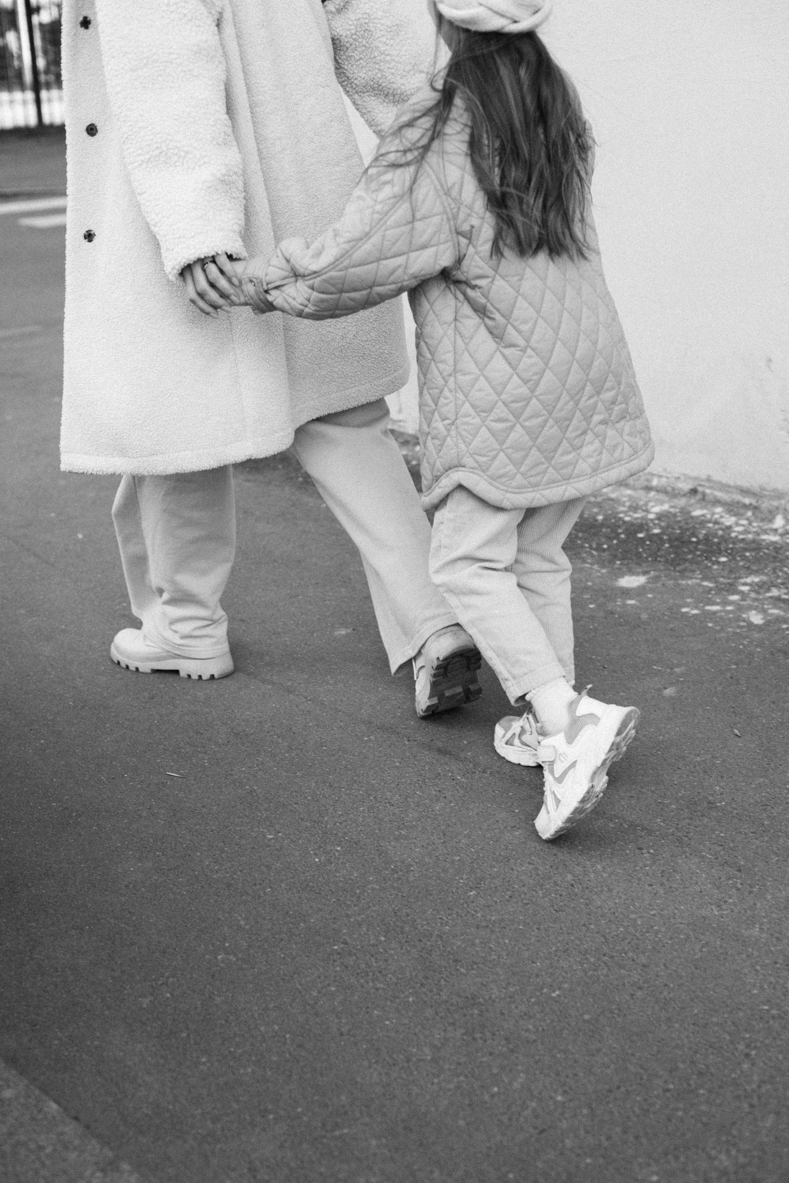 Летняя фотопрогулка мамы и дочки на Васильевском острове. Детский и контент фотограф Надя Волкова Санкт-Петербург