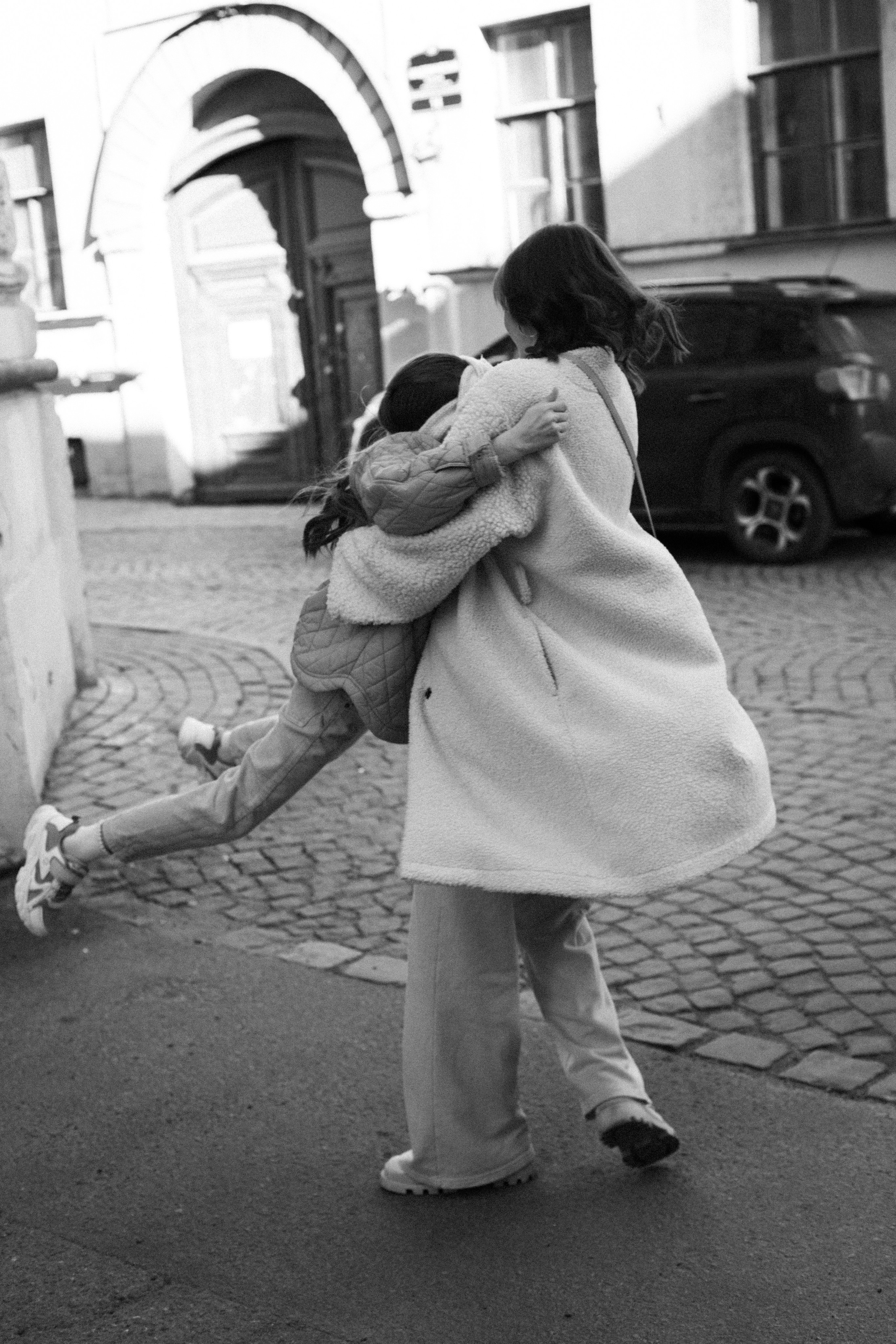 Летняя фотопрогулка мамы и дочки на Васильевском острове. Детский и контент фотограф Надя Волкова Санкт-Петербург