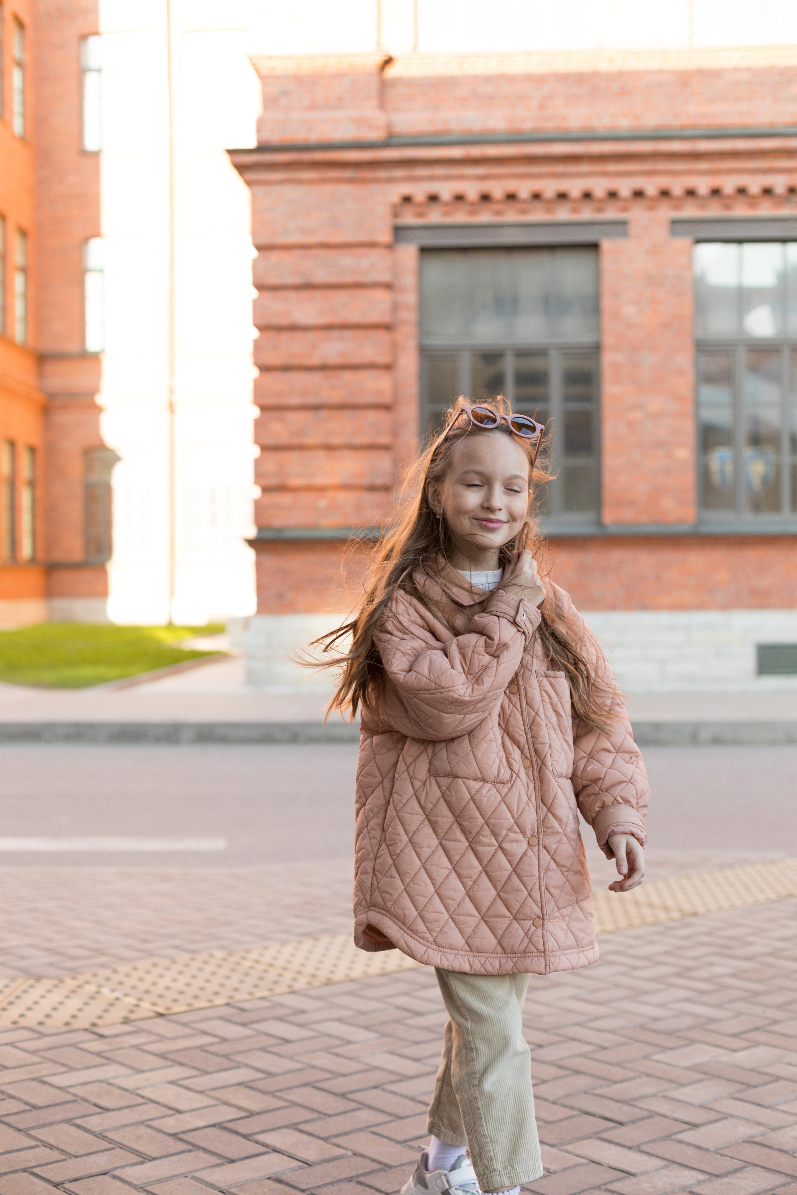 Летняя фотопрогулка мамы и дочки на Васильевском острове. Детский и контент фотограф Надя Волкова Санкт-Петербург