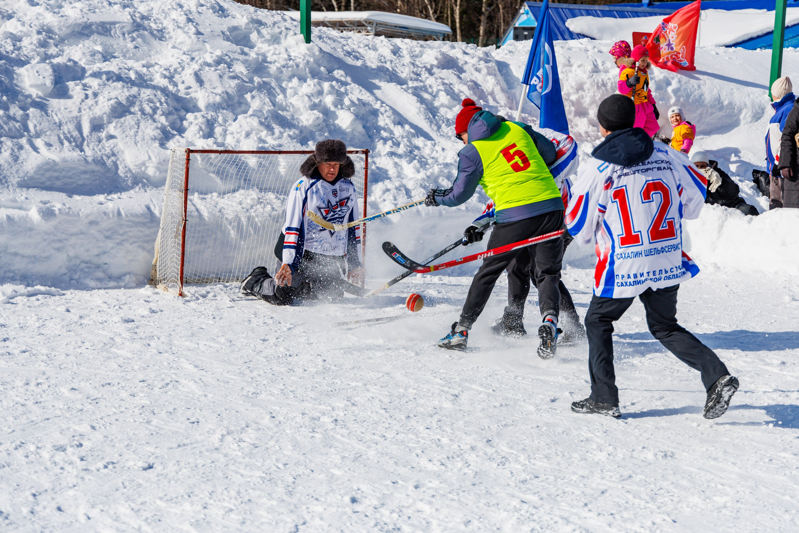 XIII чемпионат  по «ХОККЕЮ В ВАЛЕНКАХ». Свадебный, семейный и репортажный фотограф в Южно-Сахалинске Артур Петросян