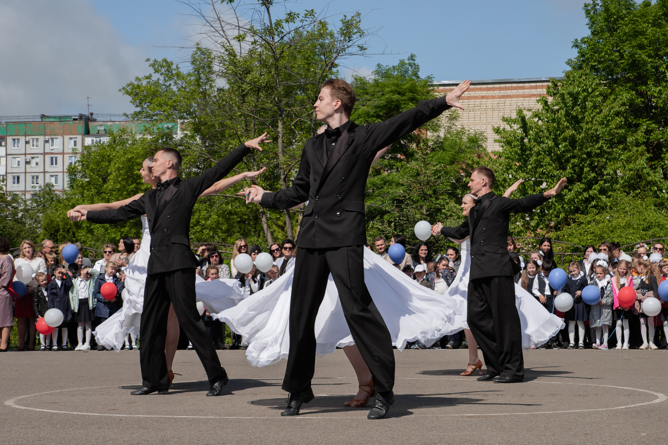 Последний звонок 11б. Свадебный и семейный фотограф в Ставрополе Евгения Кузьмичева
