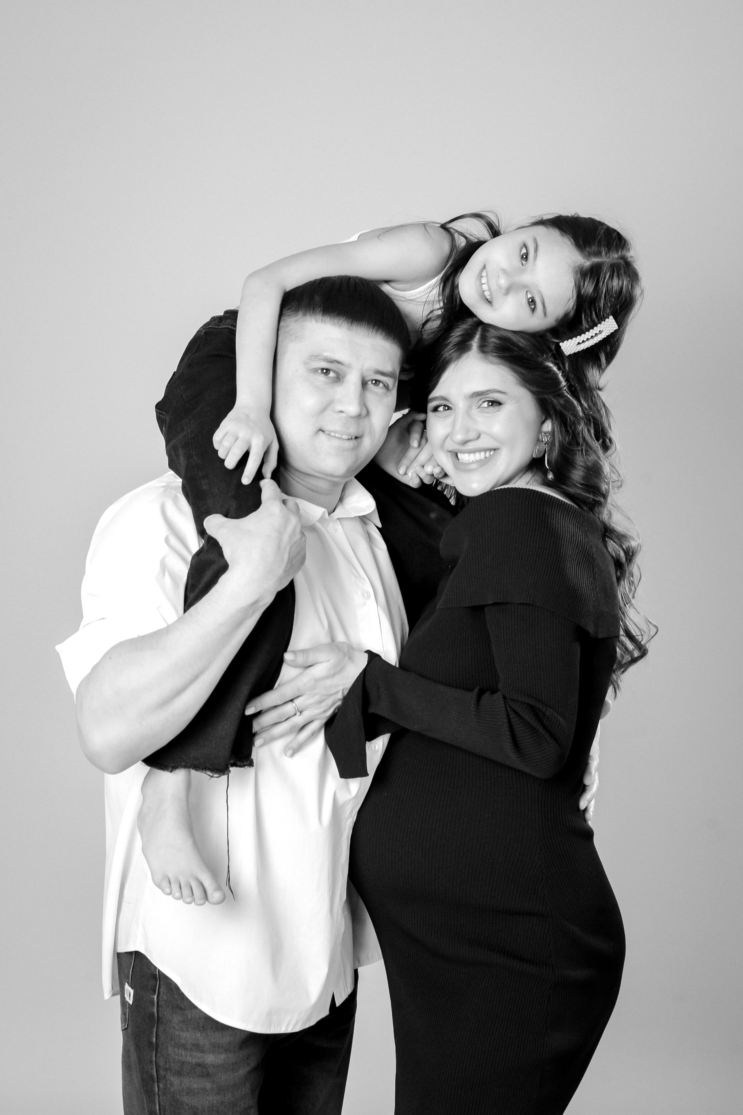 ДОЧКИ, ВНУЧКИ, БАБУШКА. Фотограф Юлия Антушева