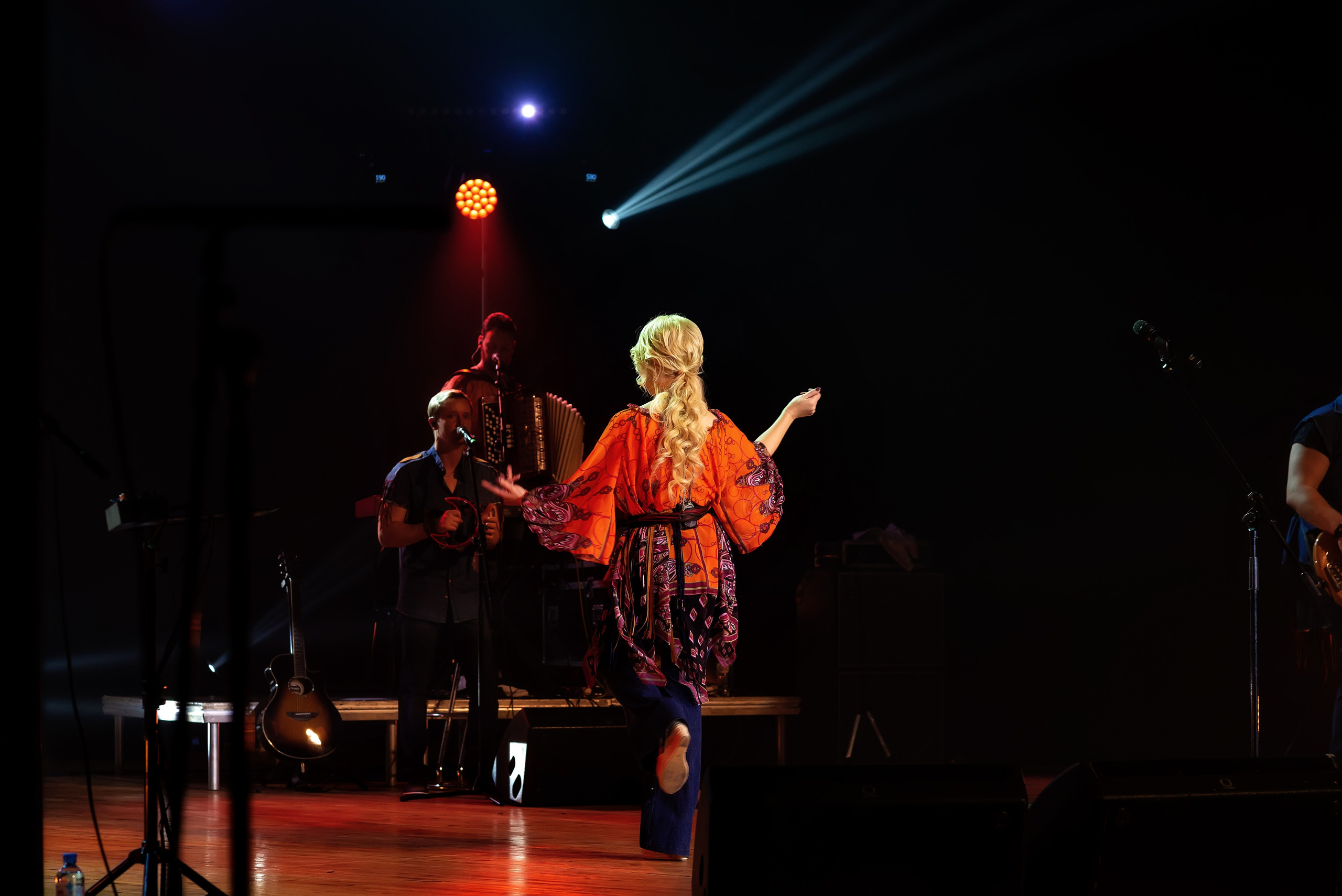 Концерт Пелагеи. Школьный, фэшн фотограф в Тюмени и в России Ирина Королева