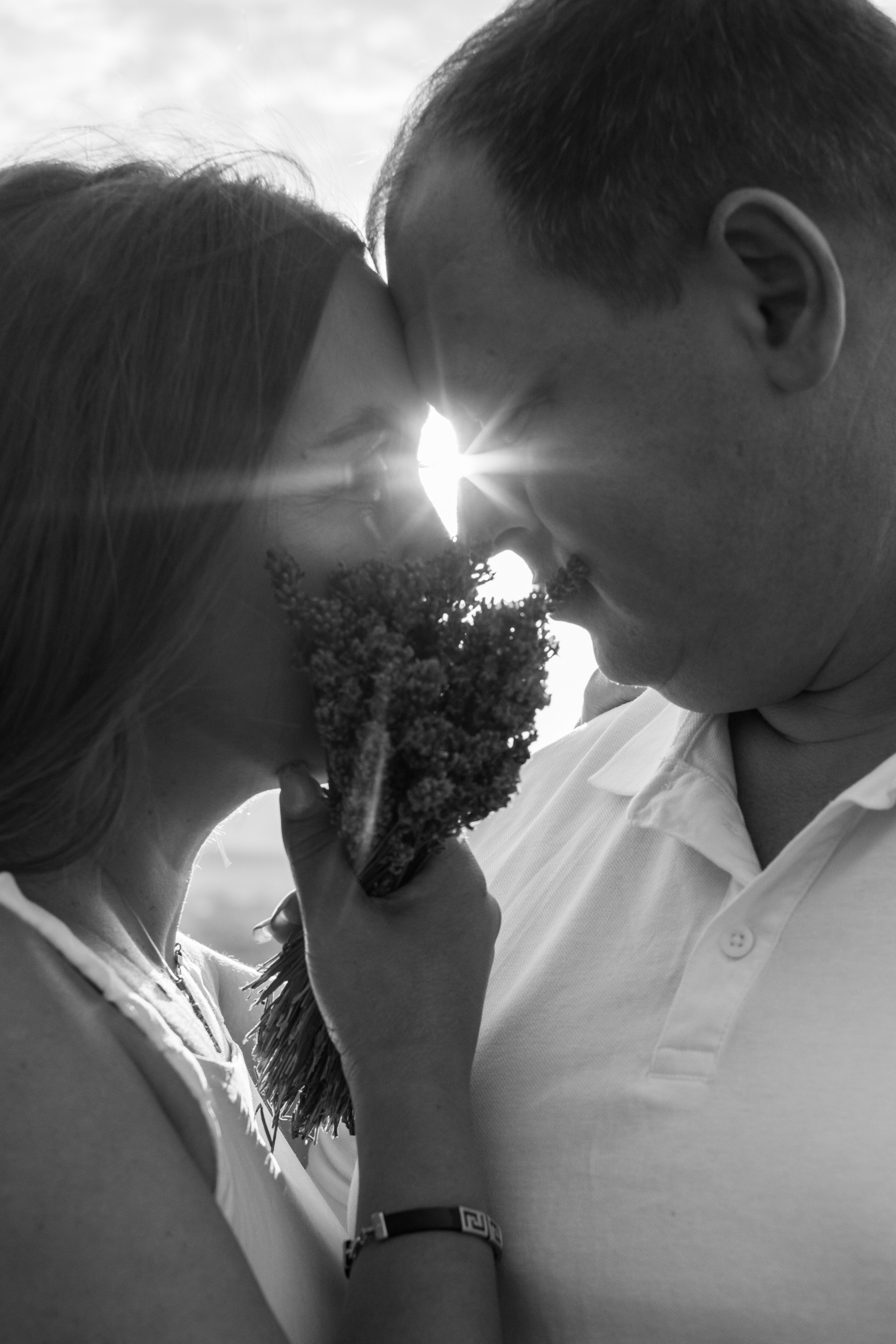 Фотосессия в садах: Персик, лаванда, мак, виноград, подсолнух, ромашка, сирень и др. Профессиональная фотосъемка в Крыму. Натуральные эмоции и живые кадры. Забронируйте дату прямо сейчас!