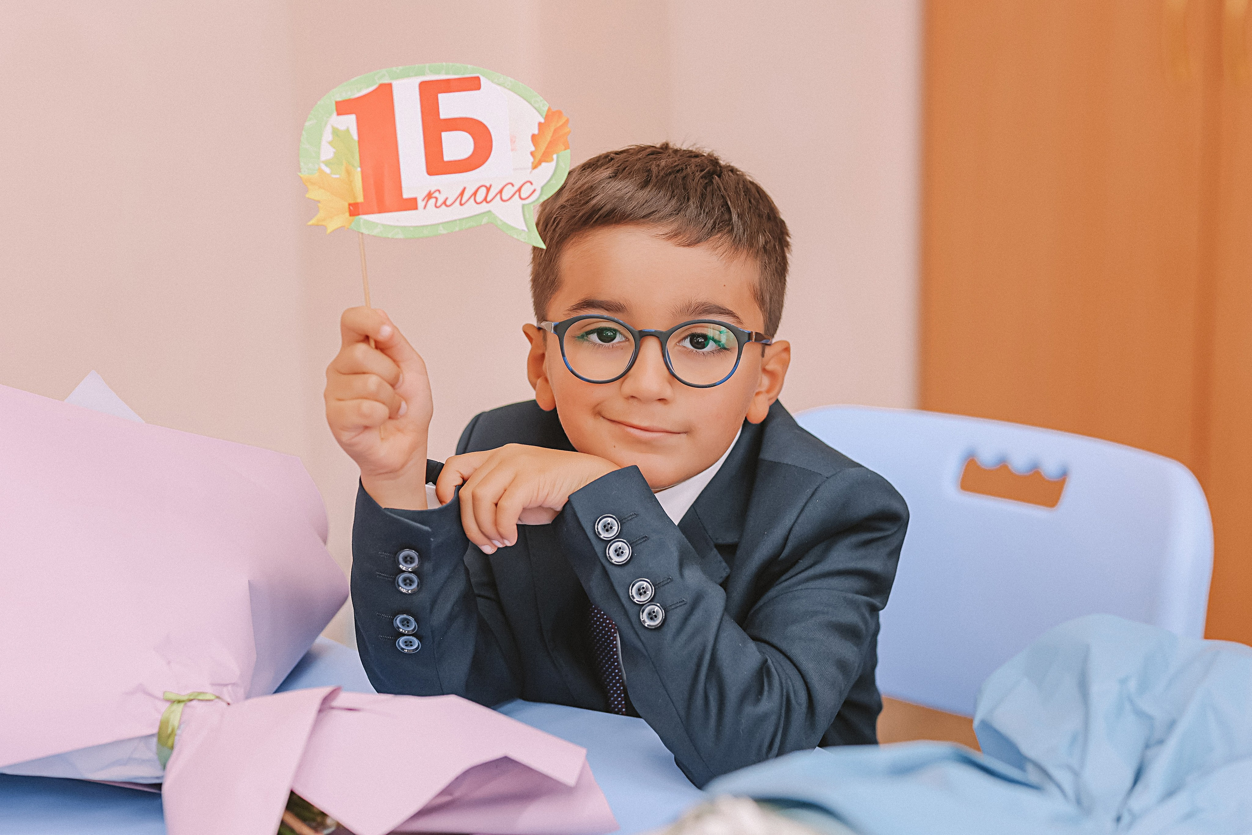 1 сентября линейка+кл час+портреты. Семейный фотограф Тюмень, фотограф на роды Салмина Мария