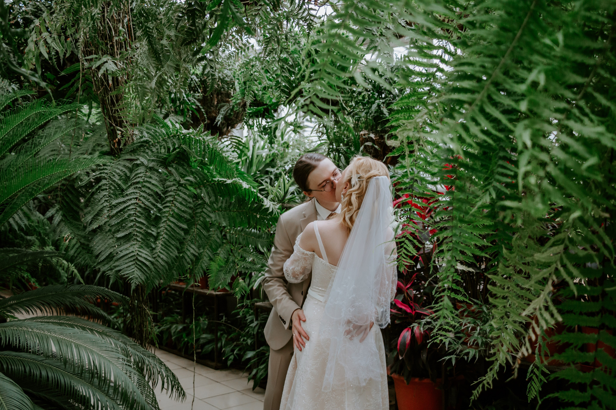 Свадебная фотосессия в оранжерее, Екатеринбург. Александр и Дарья. Фотограф в Екатеринбурге Пойгина Елена