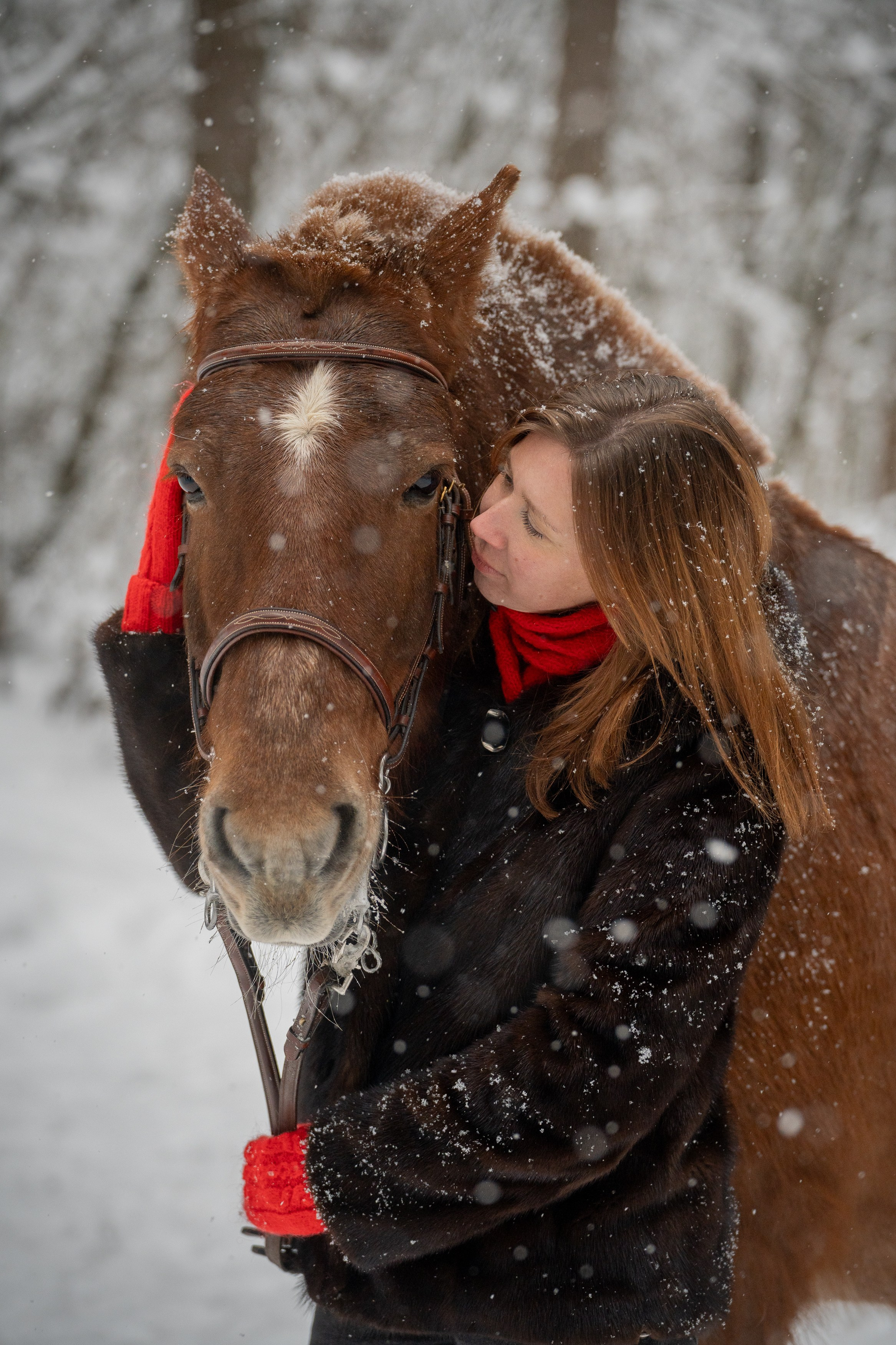 Зимняя фотосессия в лесу. Портретный фотограф Олеся Владимирова в Москве