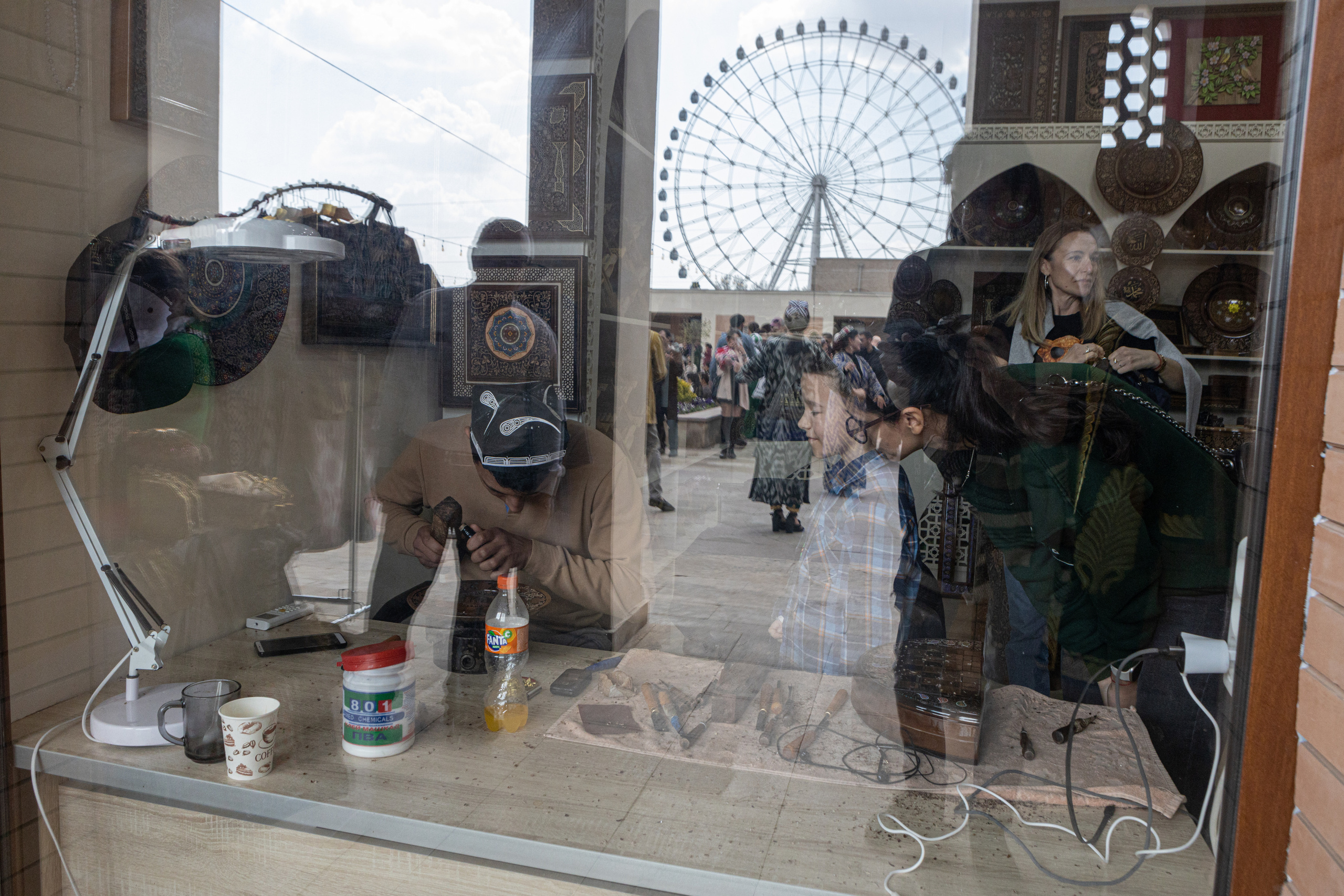 Uzbekistan daily. Commerce & art photographer