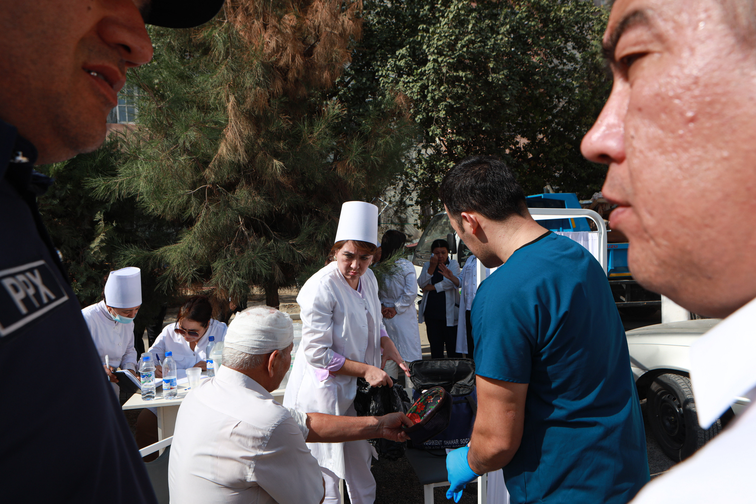 Uzbekistan daily. Commerce & art photographer