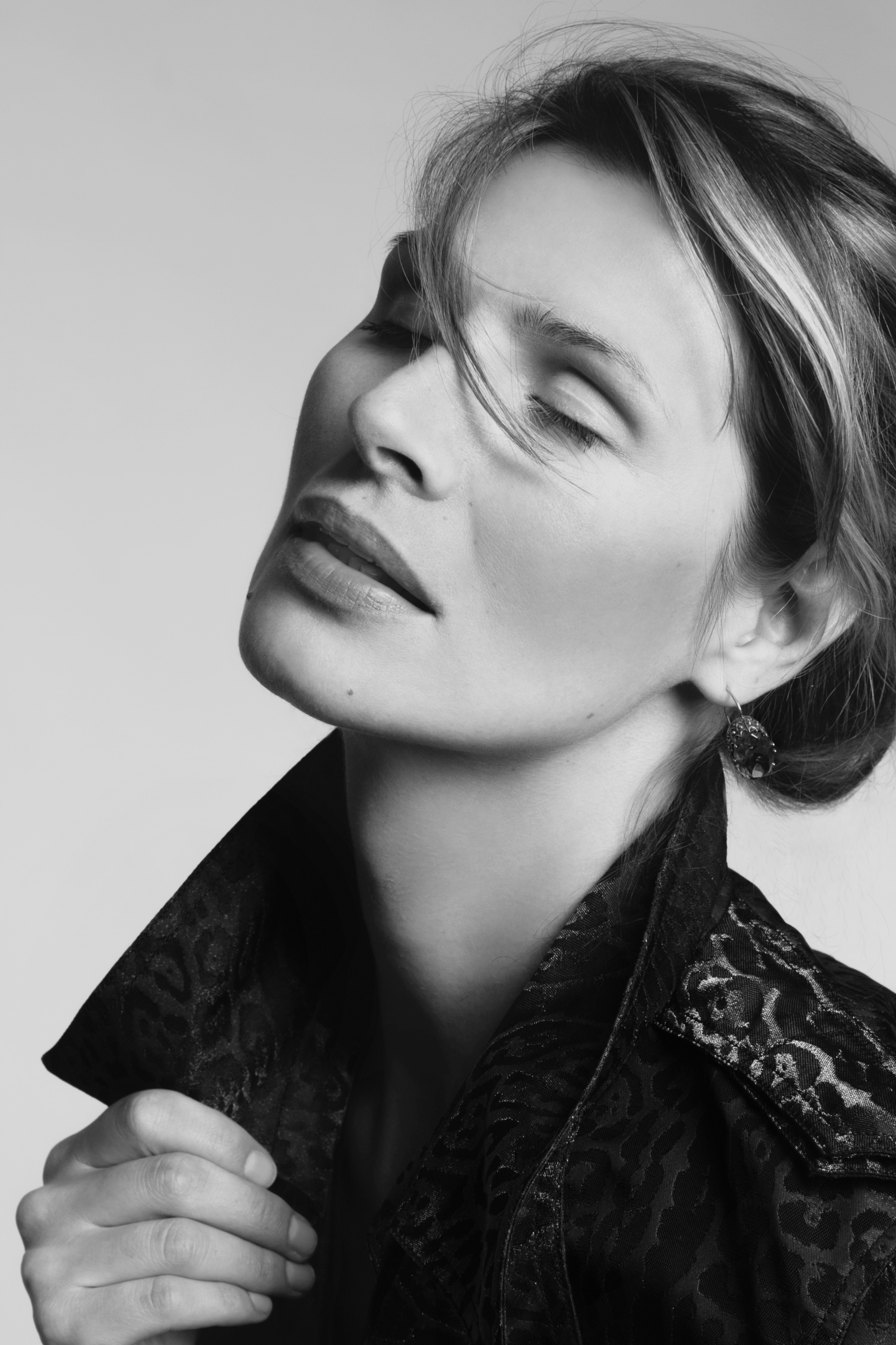 Commercial & Fashion. Commerce & art photographer