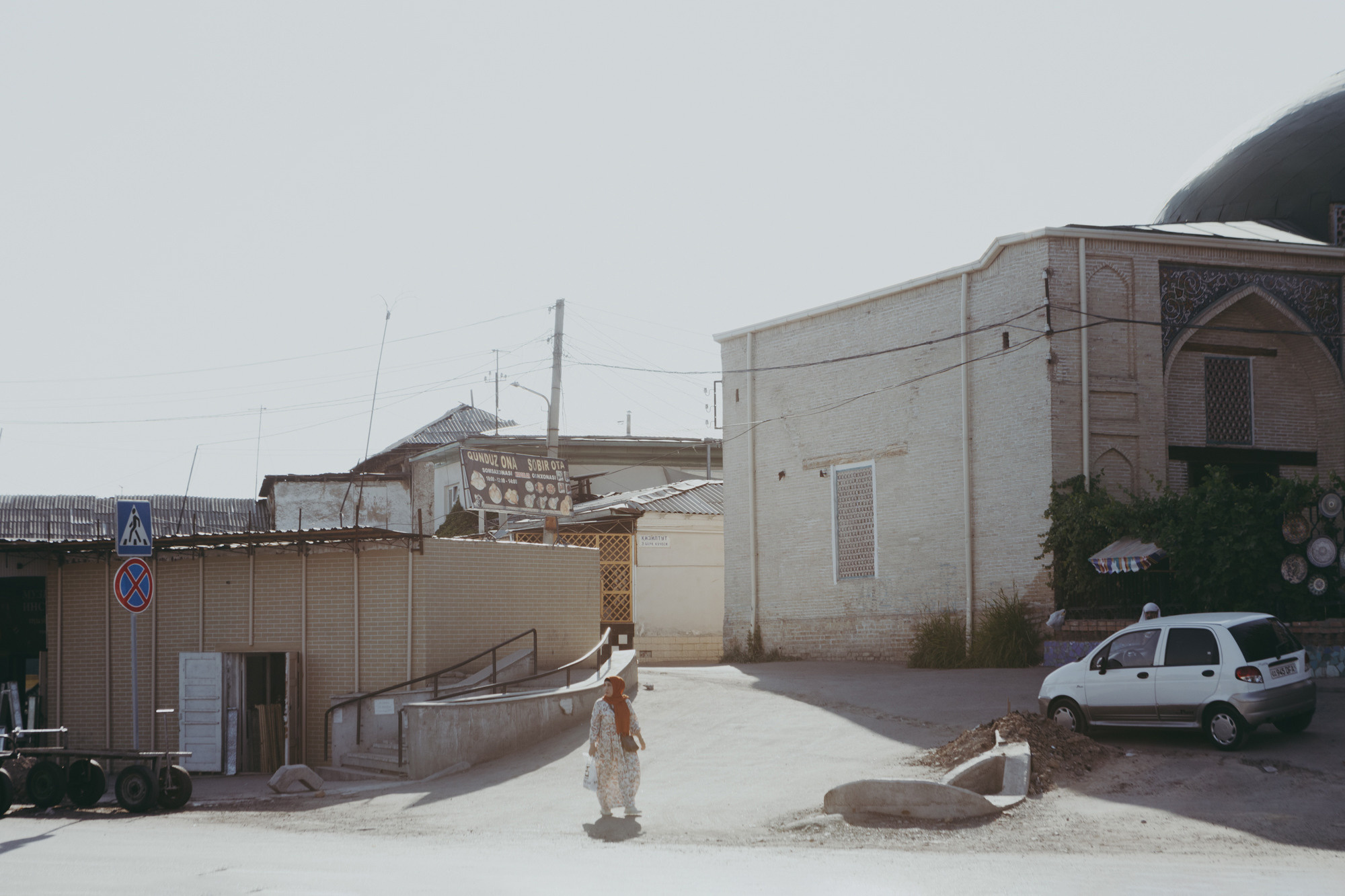 Uzbekistan daily. Commerce & art photographer