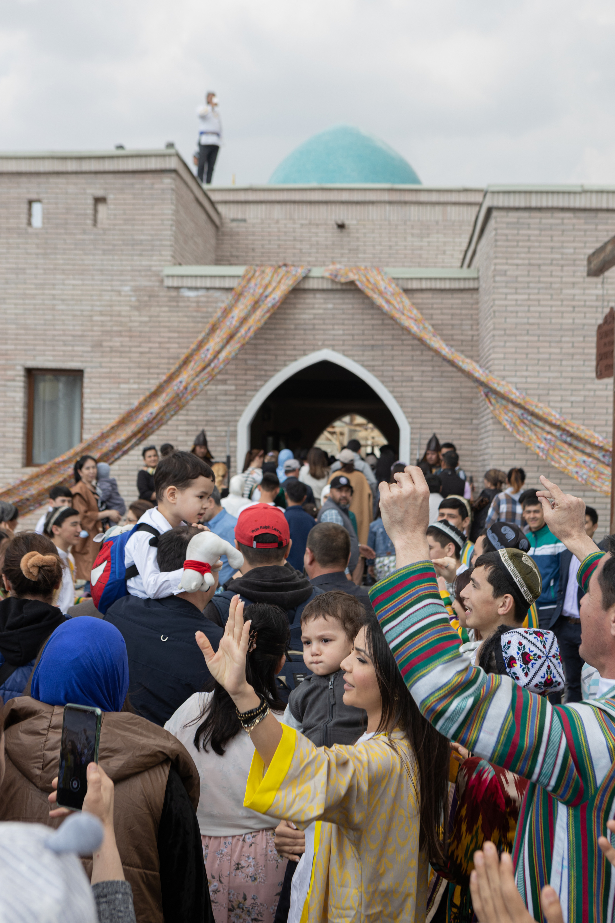 Uzbekistan daily. Commerce & art photographer