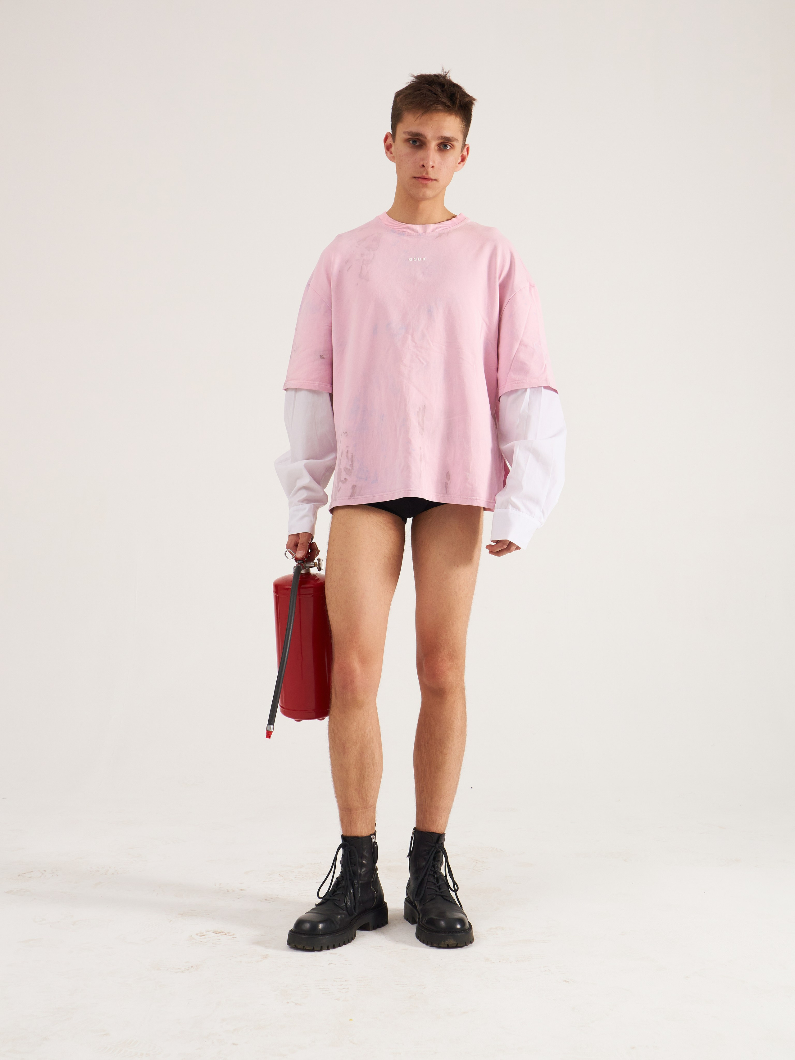 Организуем выезд фотографа в любой район Москвы для предметной съемки вашей одежды