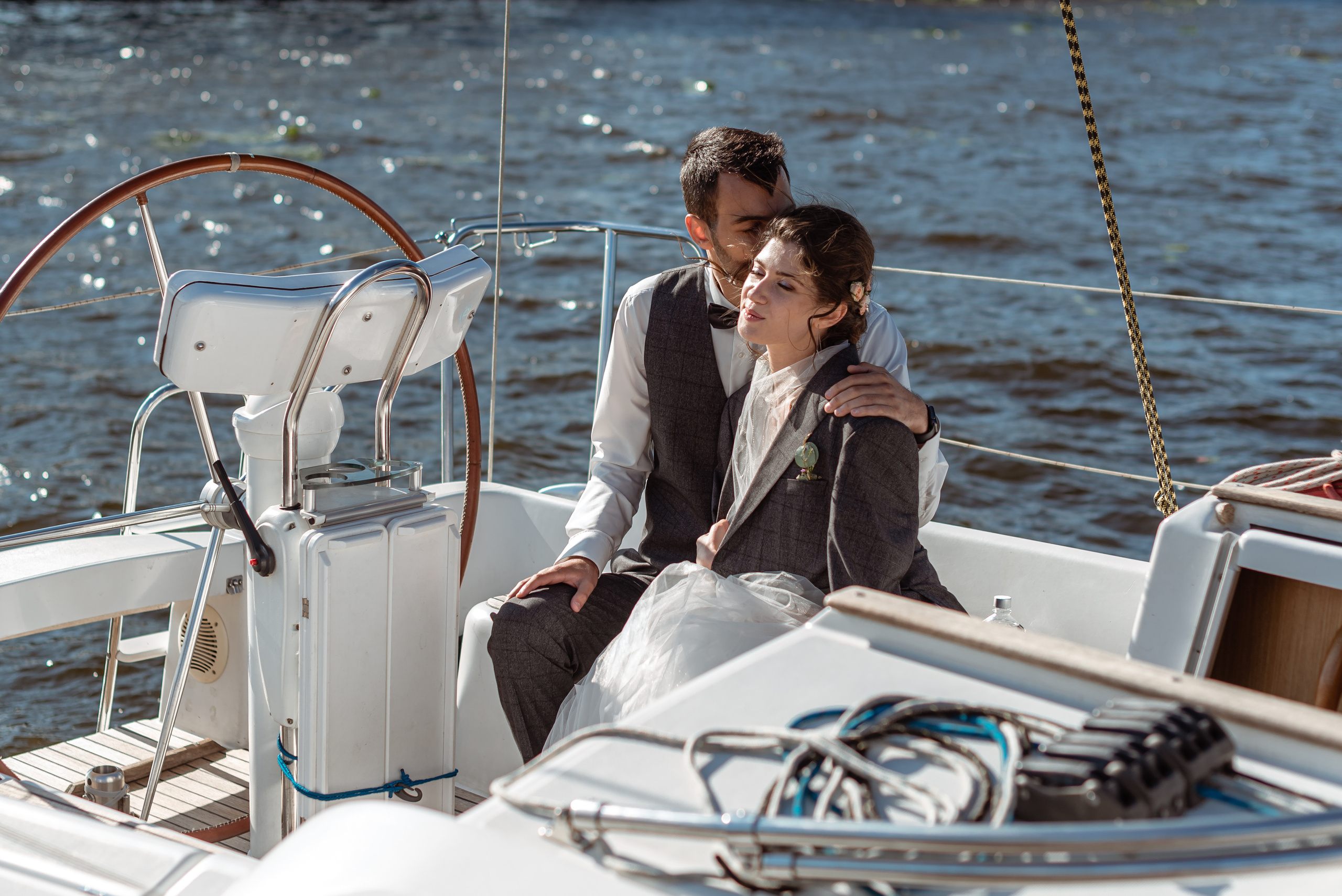 Свадебная фотосессия в парке атракционов, на яхте и рядом с Москва Сит. Свадебный фотограф в Москве и Московской области Елена Четоркина