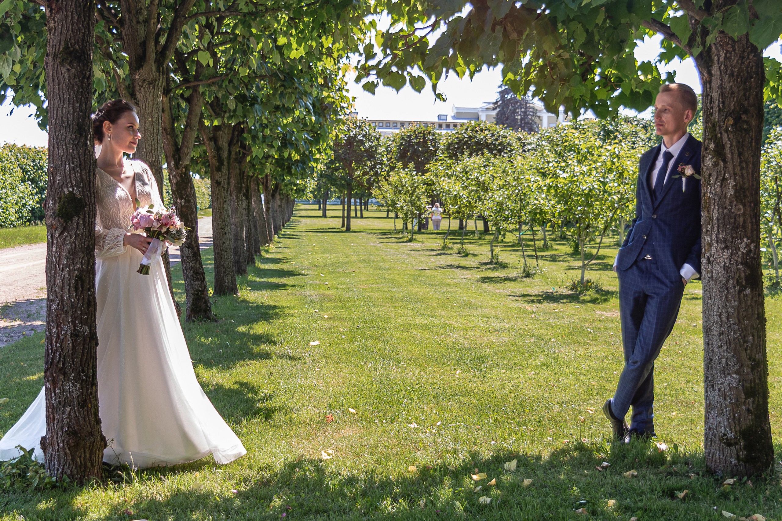 Свадебная фотосессия, прогулка молодоженов. Свадебный фотограф в Москве и Московской области Елена Четоркина