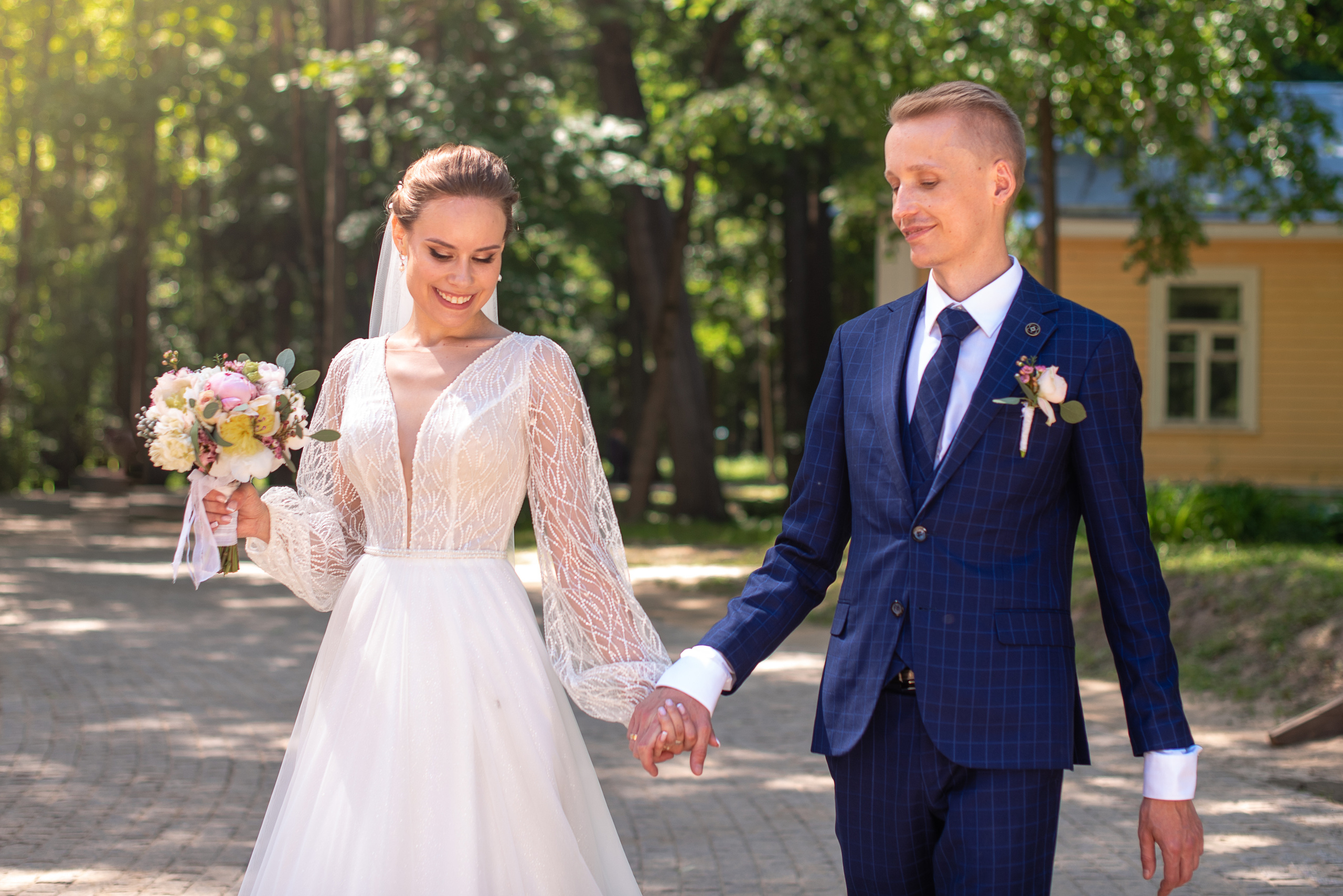 Свадебная фотосессия, прогулка молодоженов. Свадебный фотограф в Москве и Московской области Елена Четоркина