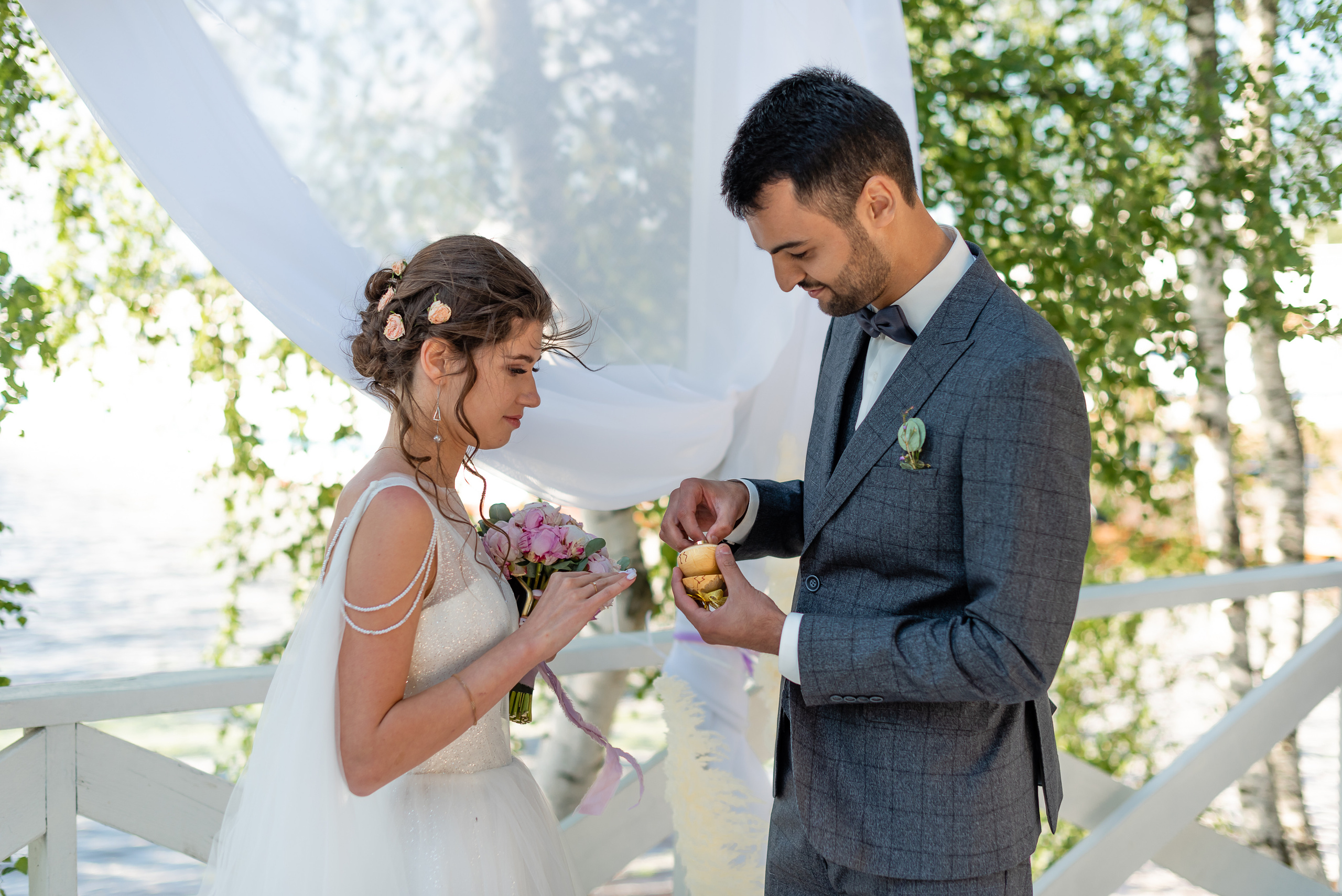 Выездная регистрация на природе. Свадебный фотограф в Москве и Московской области Елена Четоркина