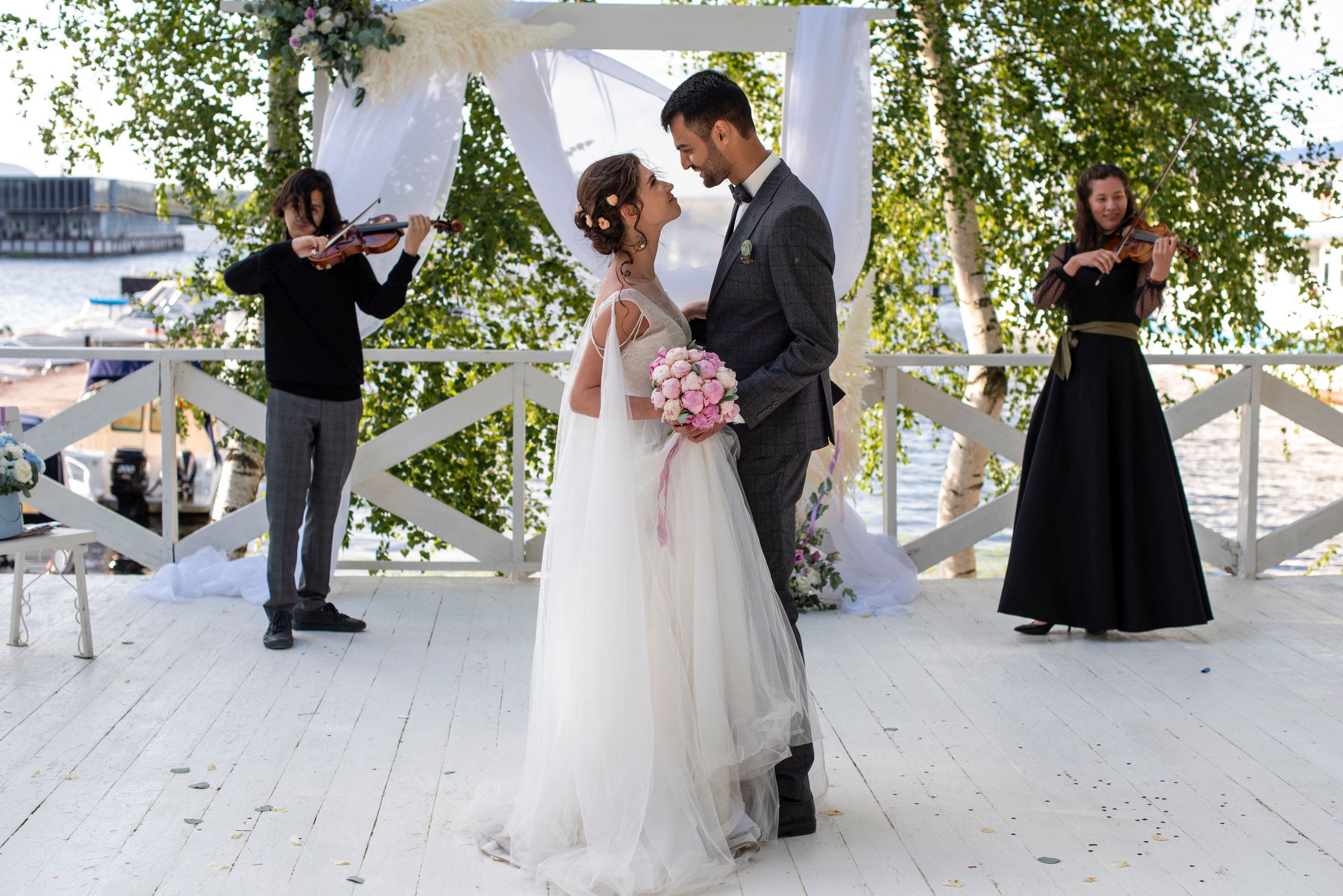 Выездная регистрация на природе. Свадебный фотограф в Москве и Московской области Елена Четоркина