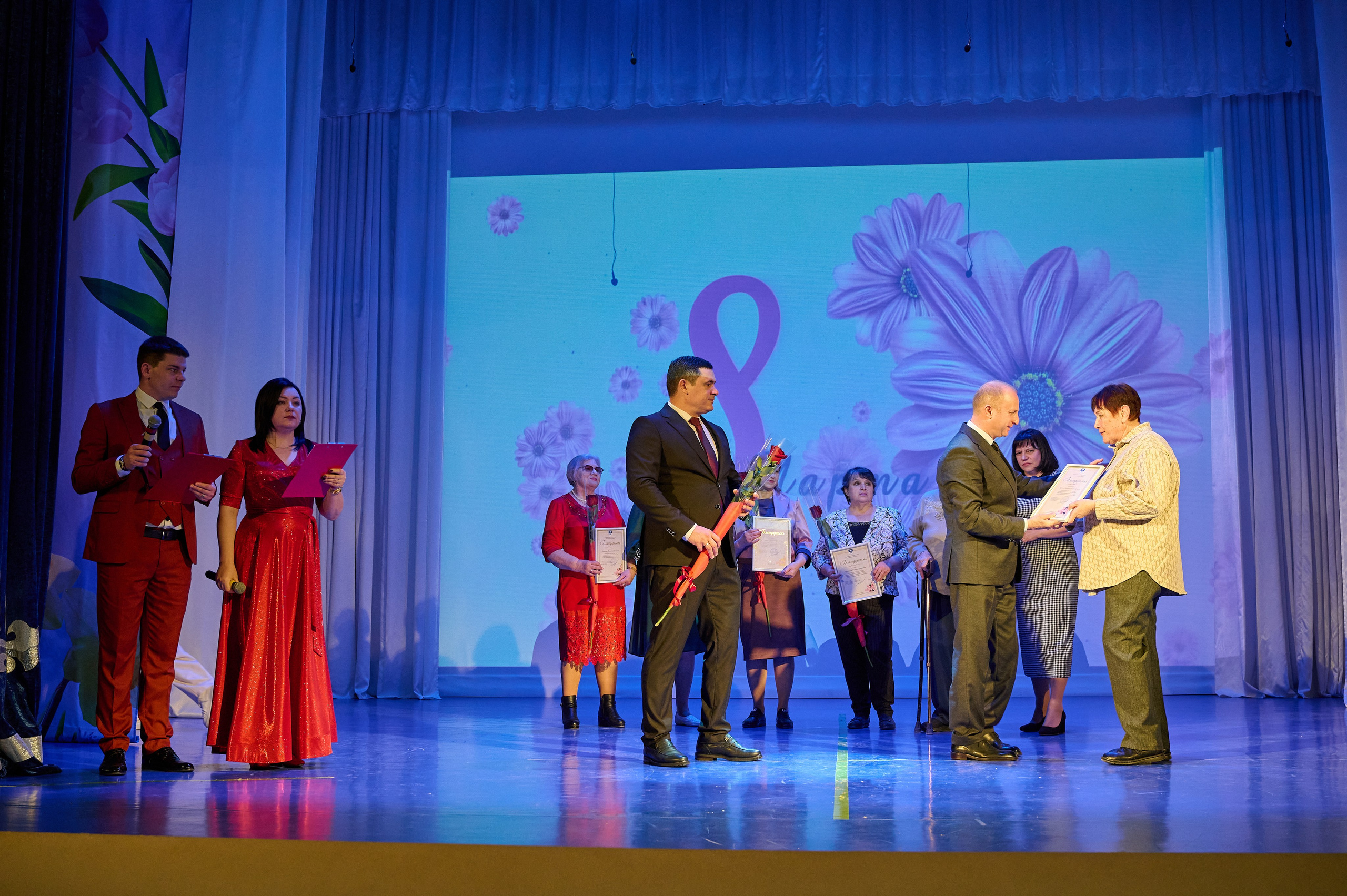 8 марта в Марьиной роще. Жизнь курорта Кабардинка в фотографиях