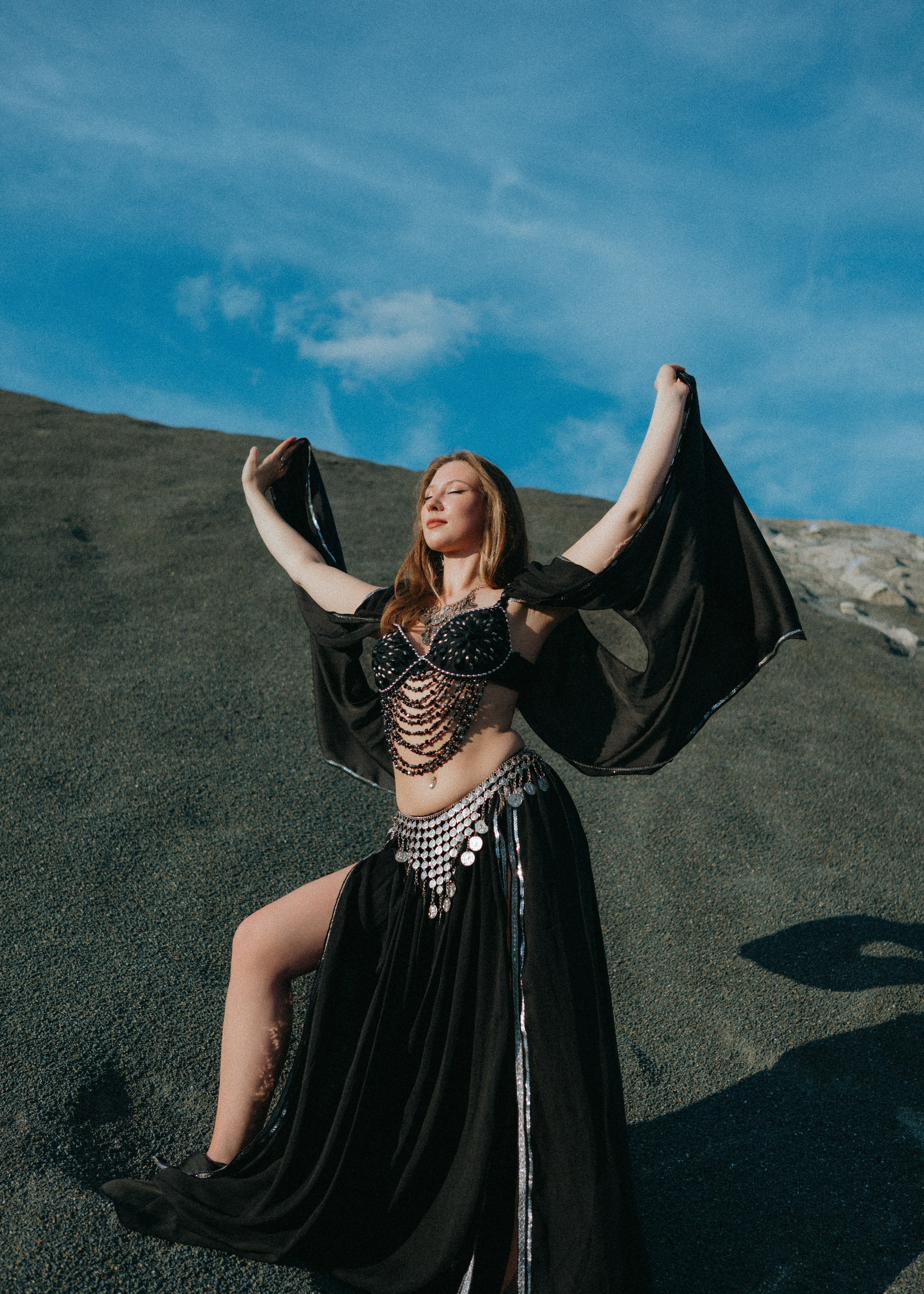 Орг https://t.me/fv_nsk vk.com/fv_nsk #фотовстречинск 💃🏻 @lina_laww Vk: https://vk.com/lina_lavv 💃🏻 @victoryyya_05 https://vk.com/victoryya_kir 👑 Белый костюм и&nbsp;тиара VK @olga.karrott.jewelry