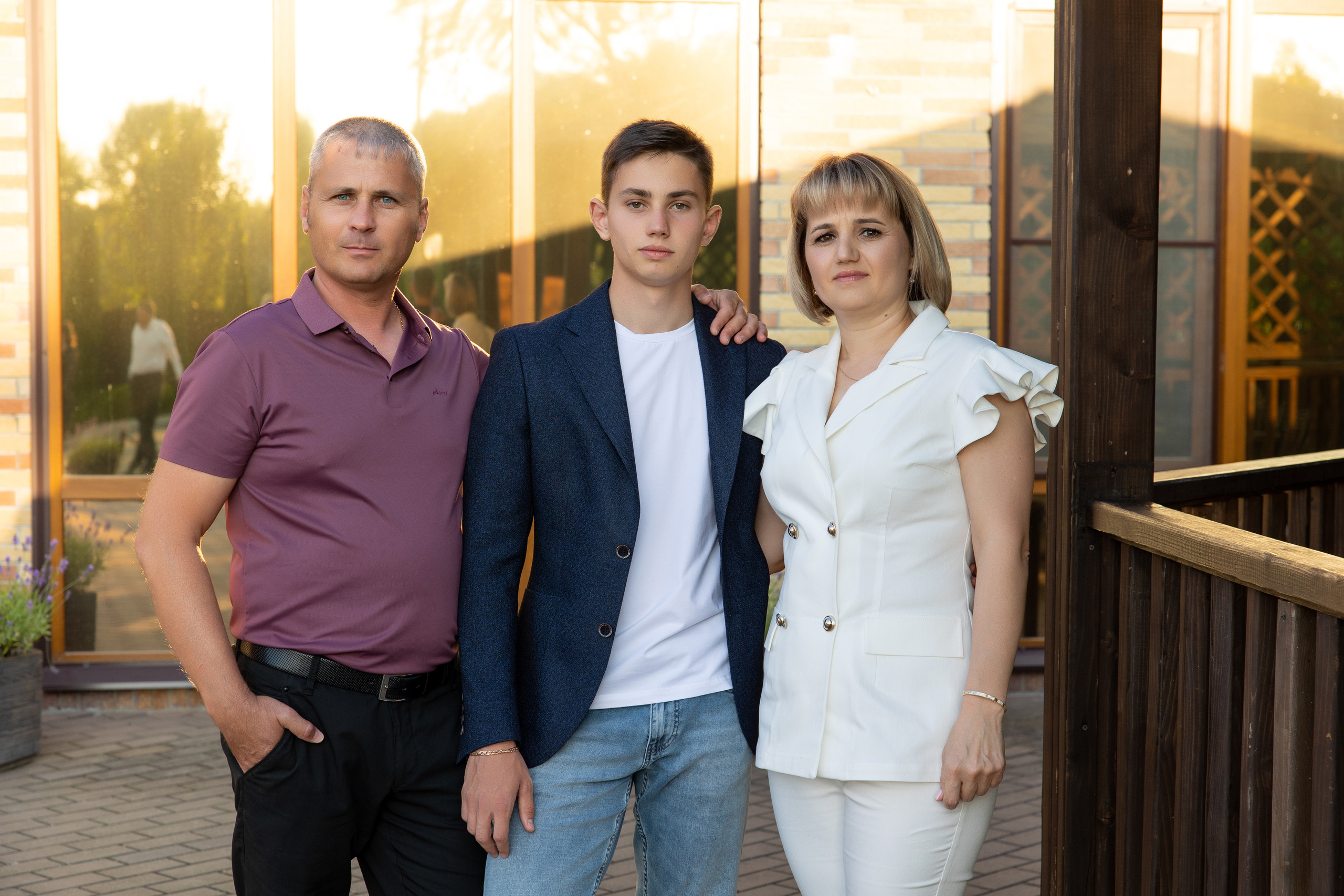 Школьный выпускной. Видеосьемка, фотосьемка свадеб, юбилеев, утренников в Краснодарском кр