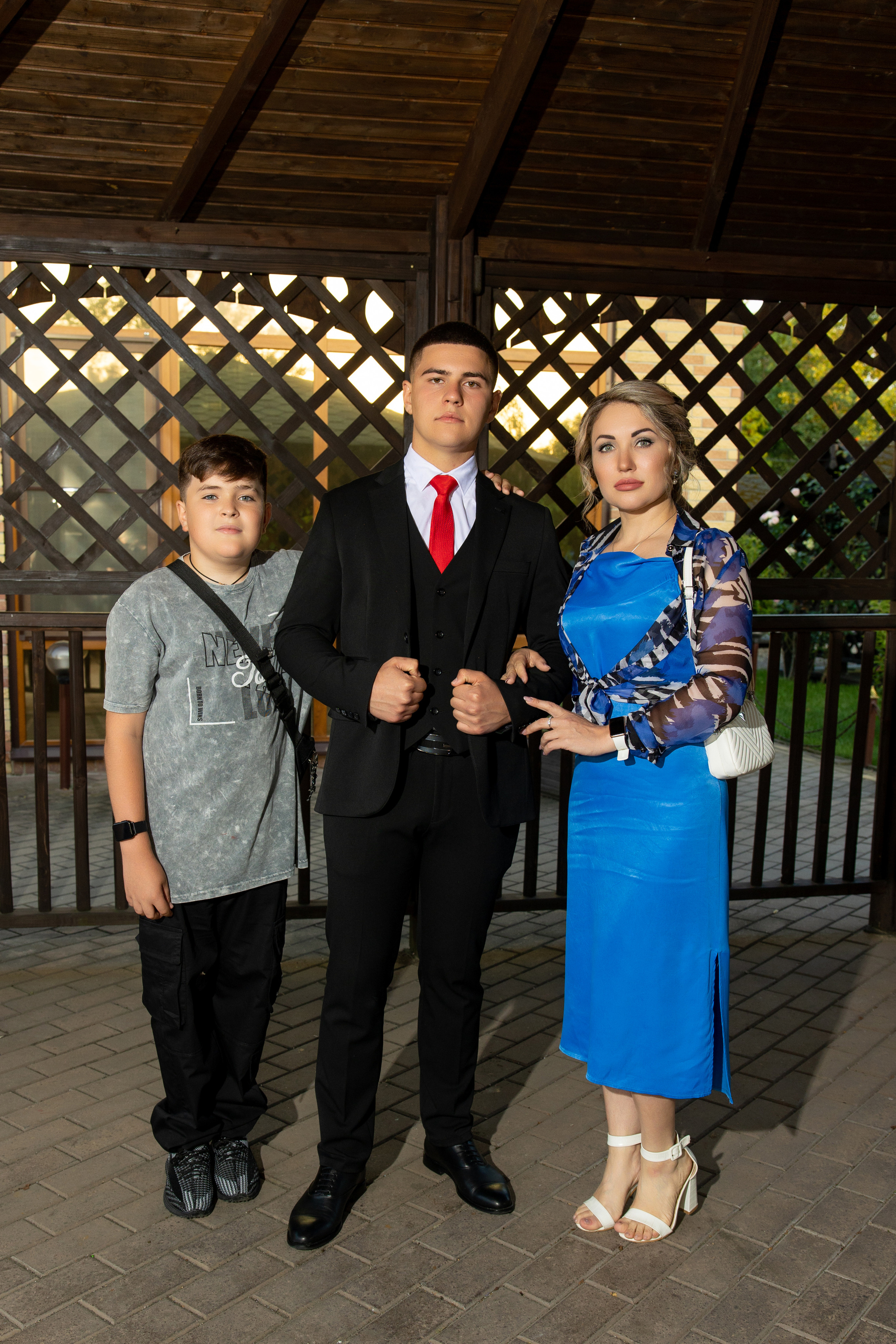 Школьный выпускной. Видеосьемка, фотосьемка свадеб, юбилеев, утренников в Краснодарском кр