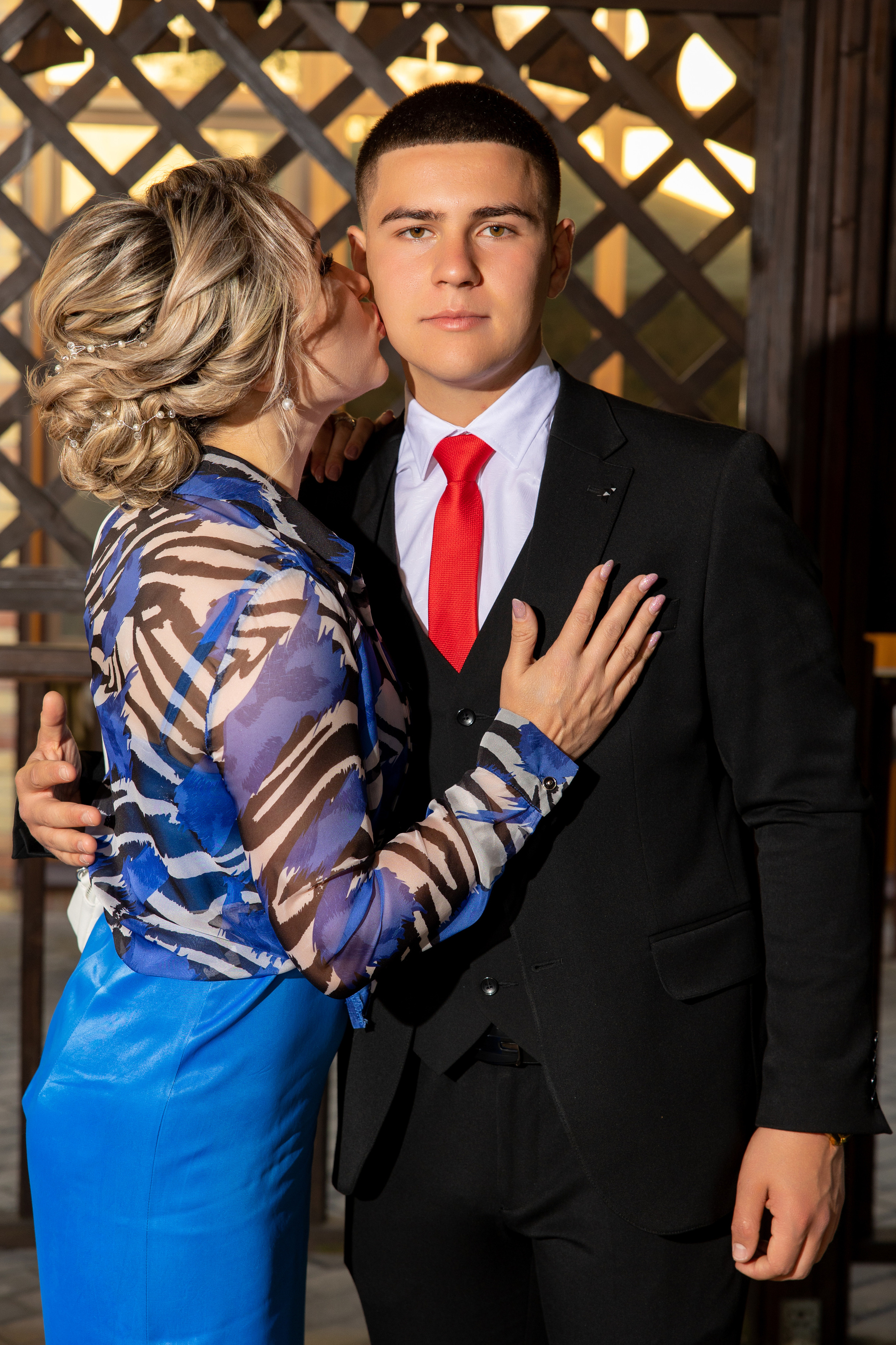 Школьный выпускной. Видеосьемка, фотосьемка свадеб, юбилеев, утренников в Краснодарском кр