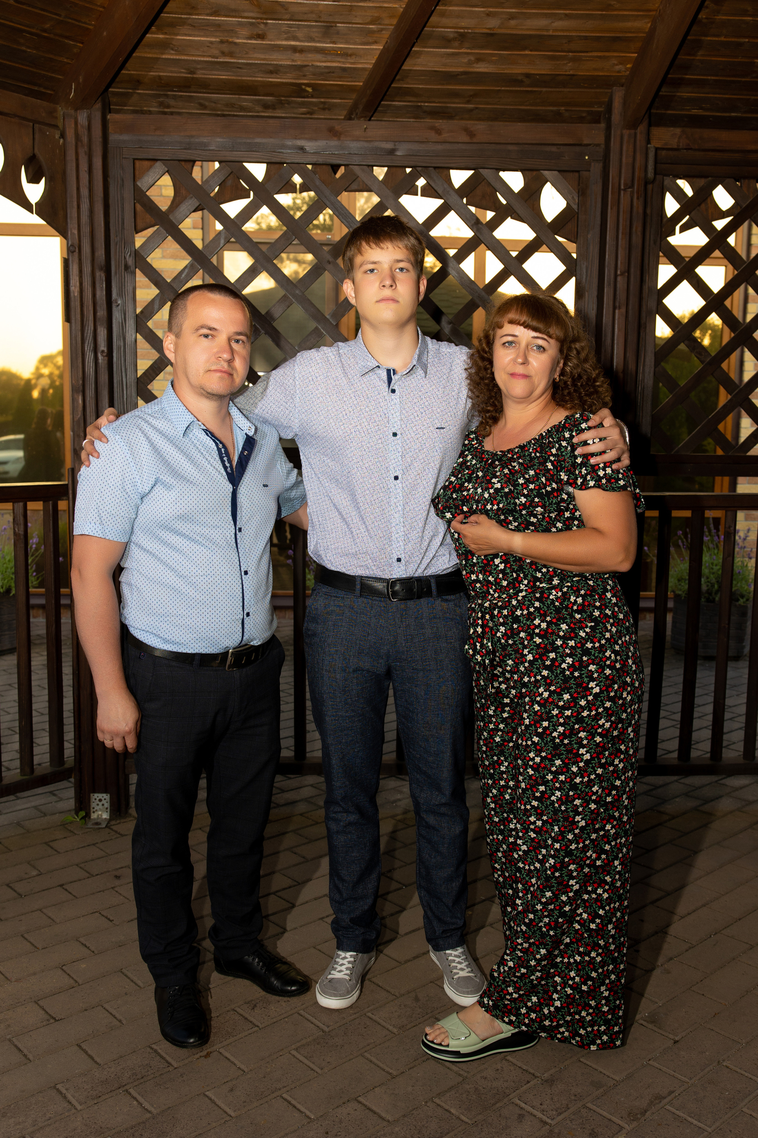 Школьный выпускной. Видеосьемка, фотосьемка свадеб, юбилеев, утренников в Краснодарском кр