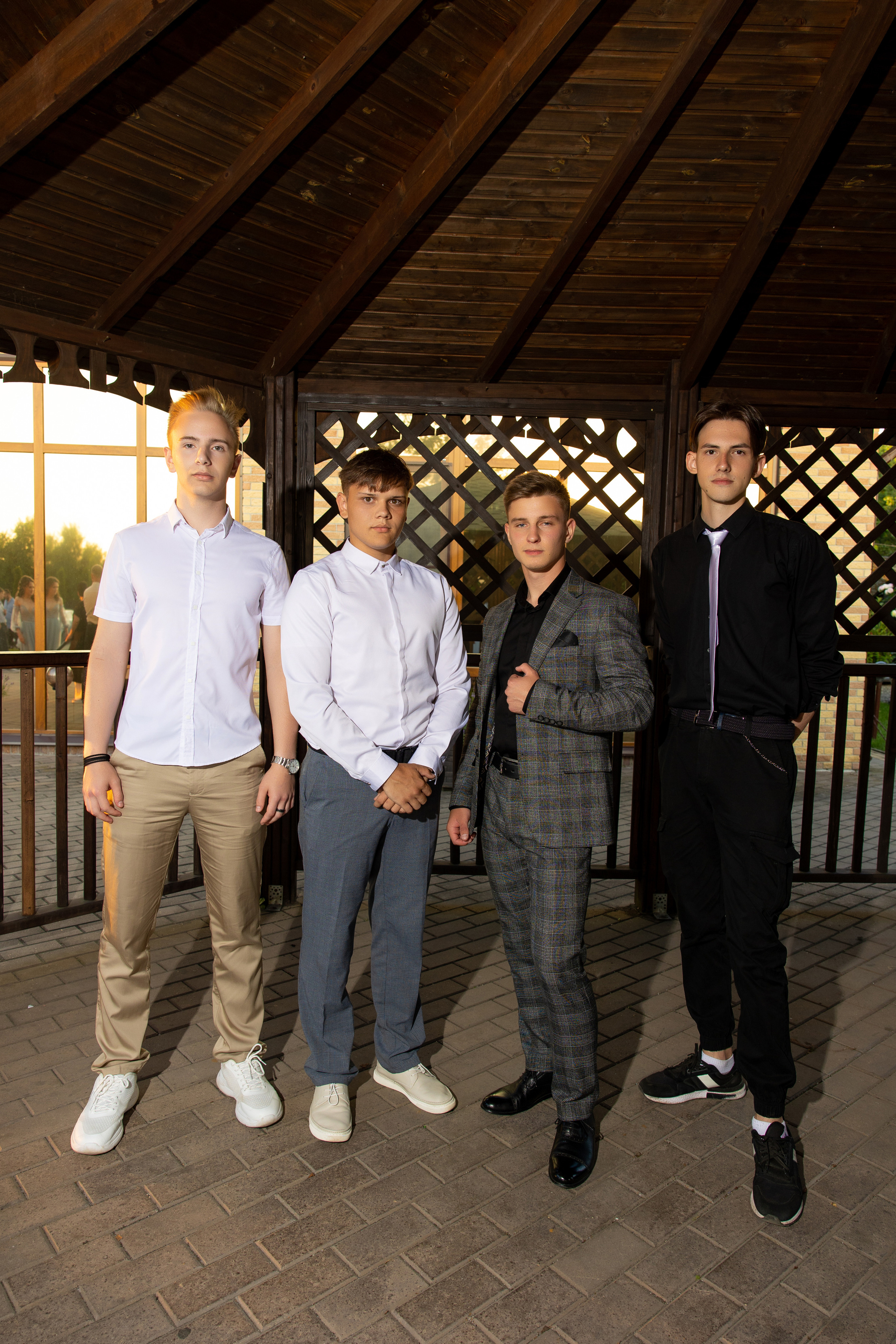 Школьный выпускной. Видеосьемка, фотосьемка свадеб, юбилеев, утренников в Краснодарском кр