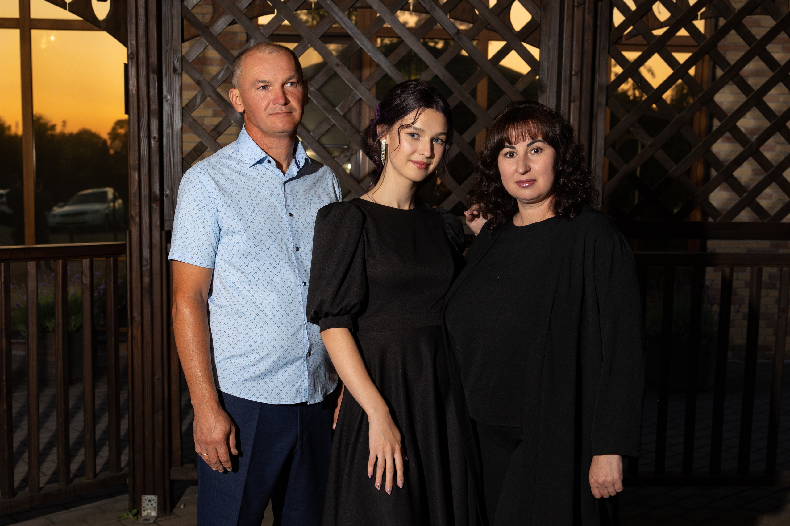 Школьный выпускной. Видеосьемка, фотосьемка свадеб, юбилеев, утренников в Краснодарском кр