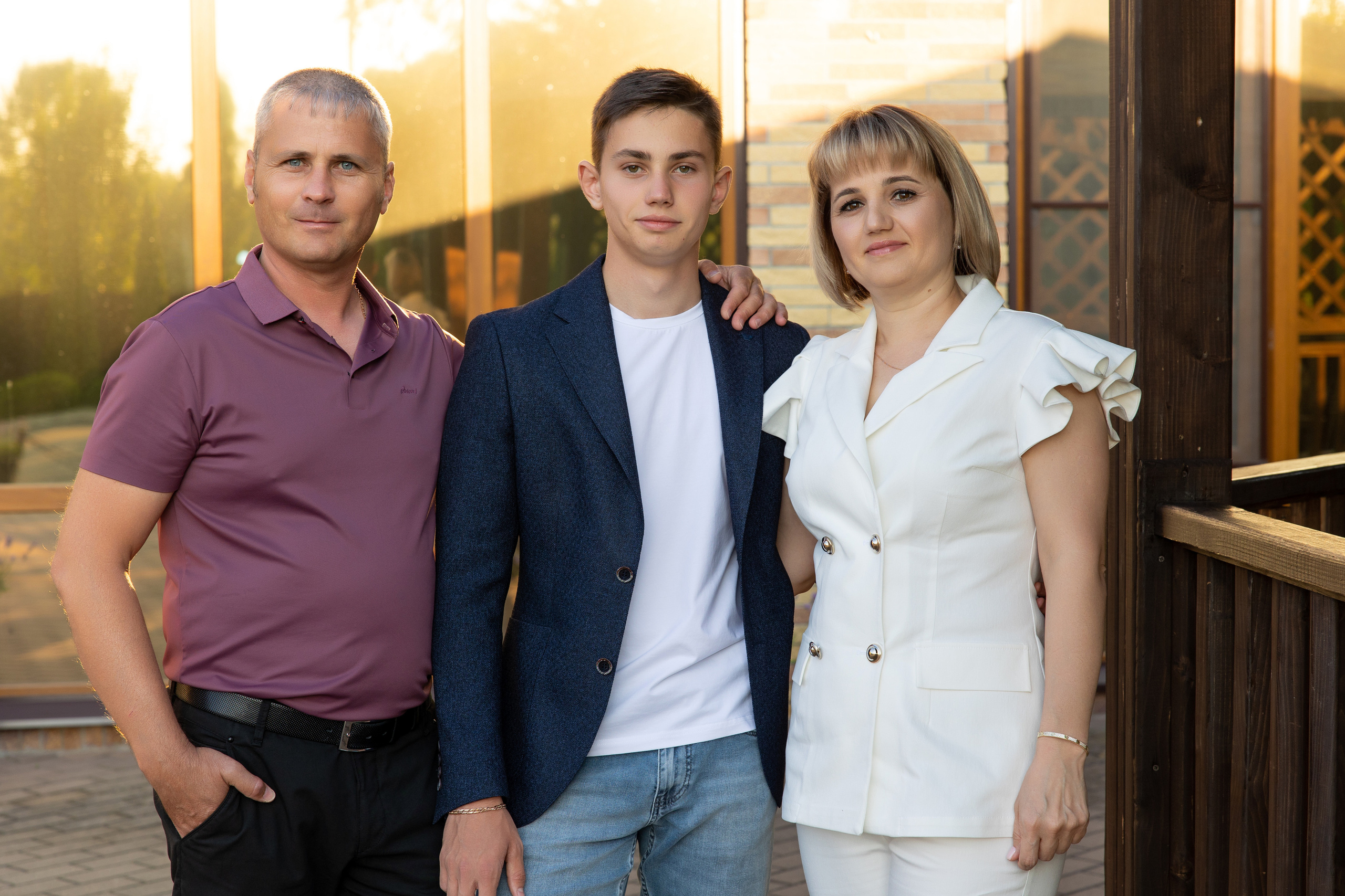 Школьный выпускной. Видеосьемка, фотосьемка свадеб, юбилеев, утренников в Краснодарском кр