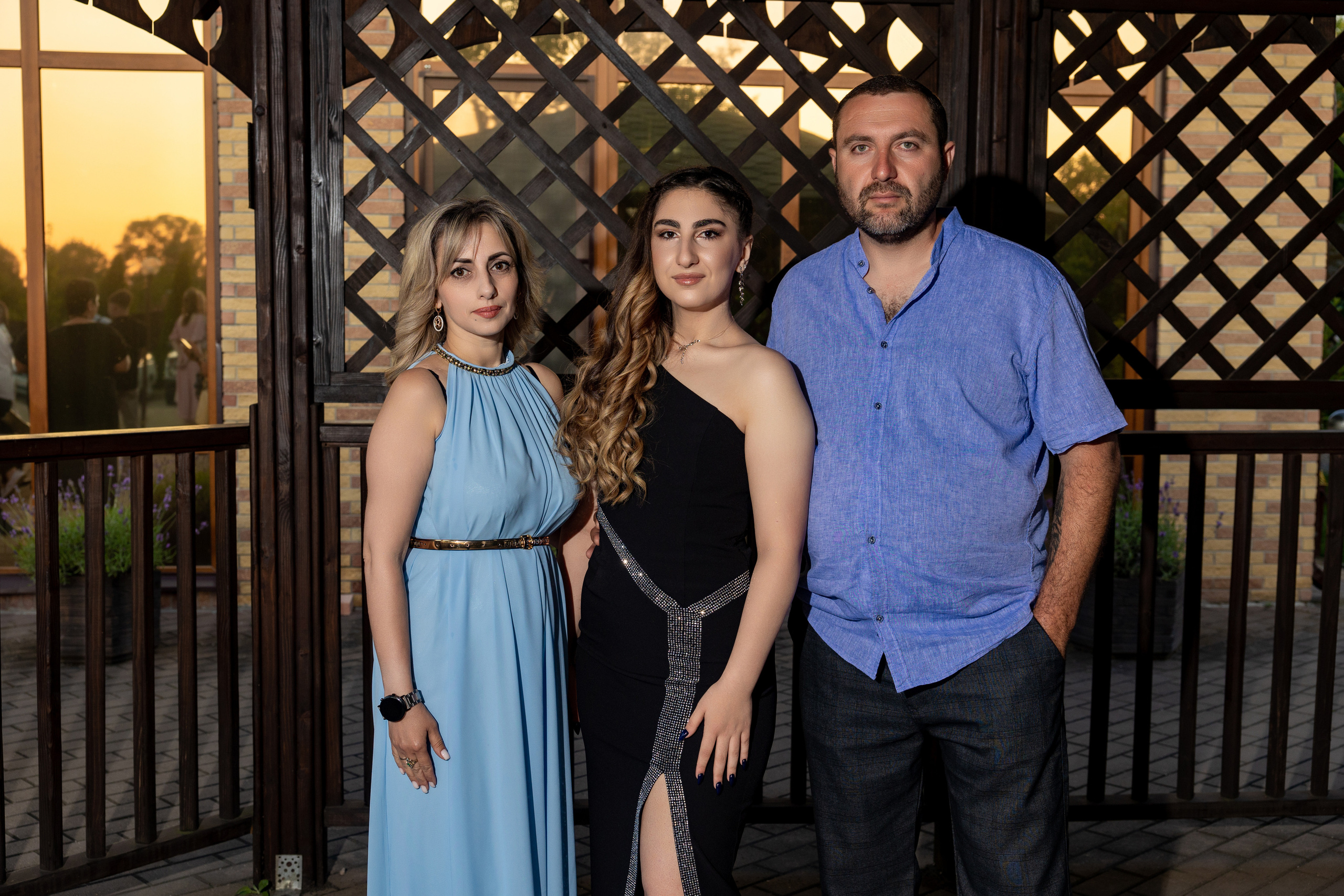 Школьный выпускной. Видеосьемка, фотосьемка свадеб, юбилеев, утренников в Краснодарском кр