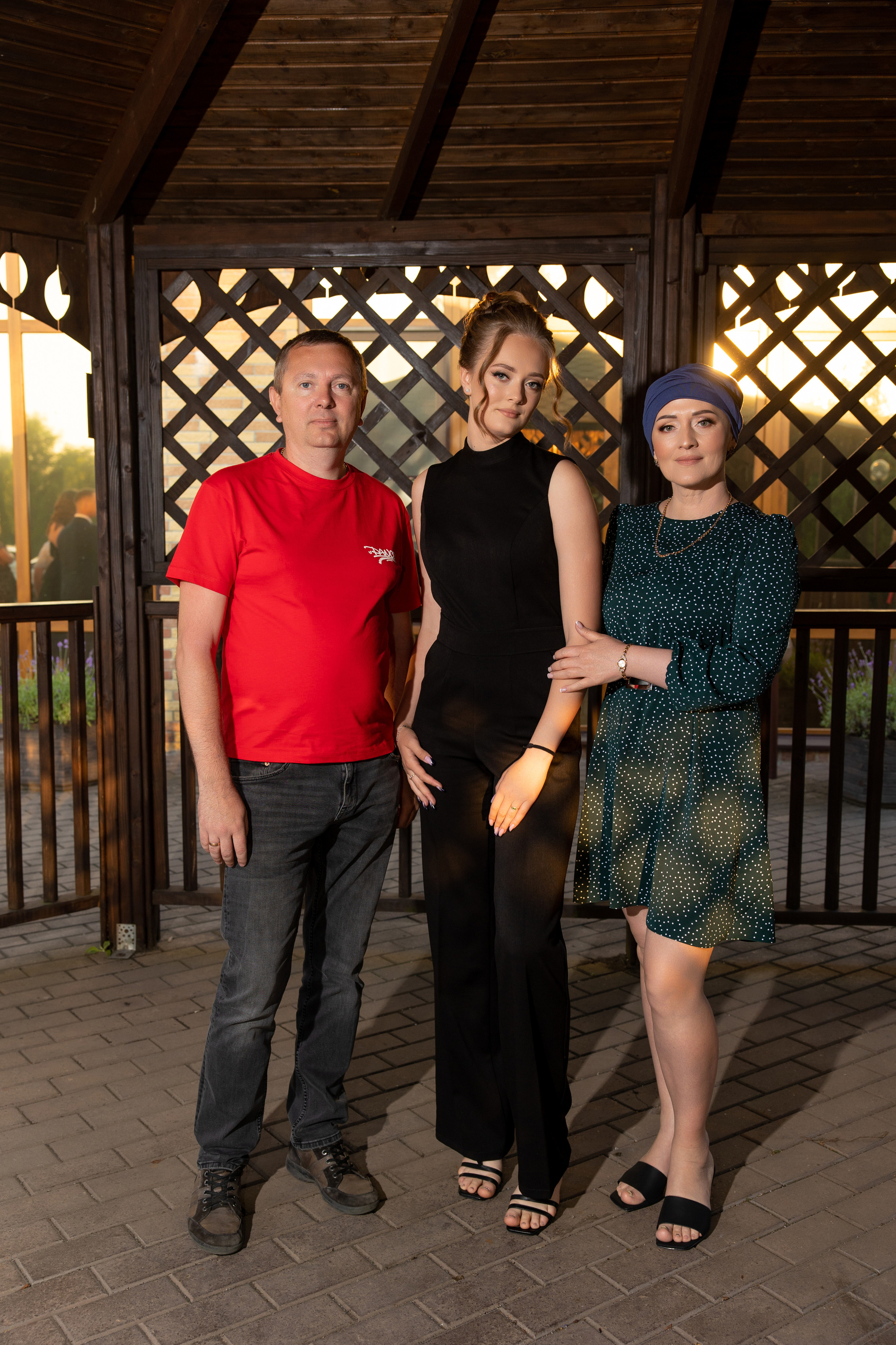 Школьный выпускной. Видеосьемка, фотосьемка свадеб, юбилеев, утренников в Краснодарском кр