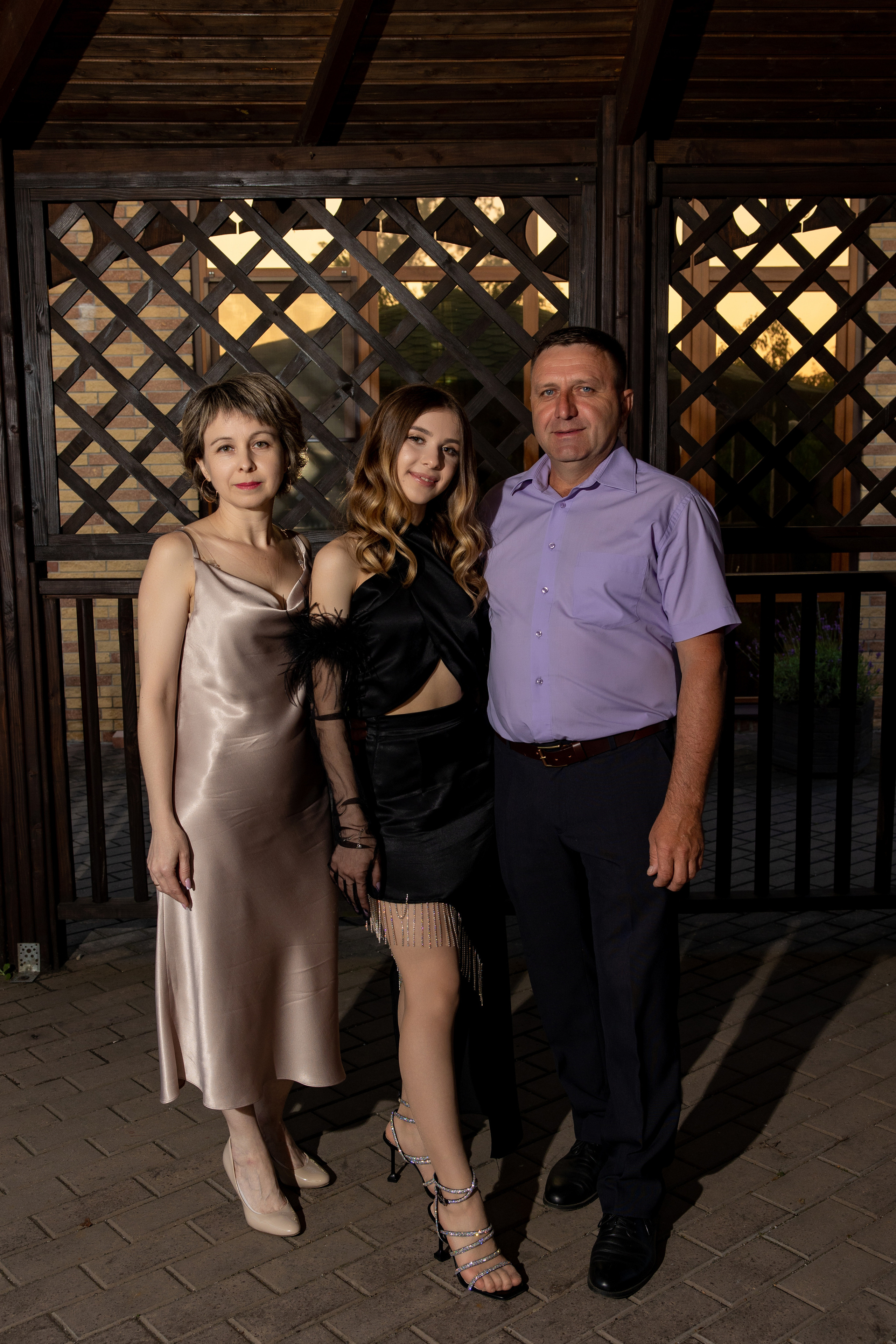 Школьный выпускной. Видеосьемка, фотосьемка свадеб, юбилеев, утренников в Краснодарском кр