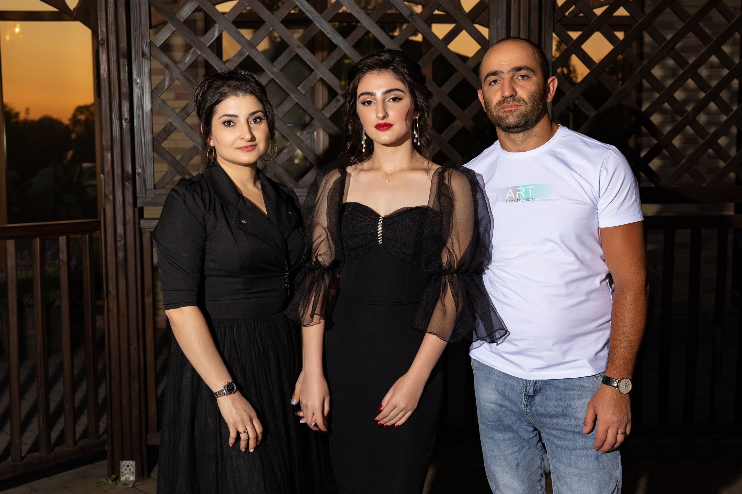 Школьный выпускной. Видеосьемка, фотосьемка свадеб, юбилеев, утренников в Краснодарском кр